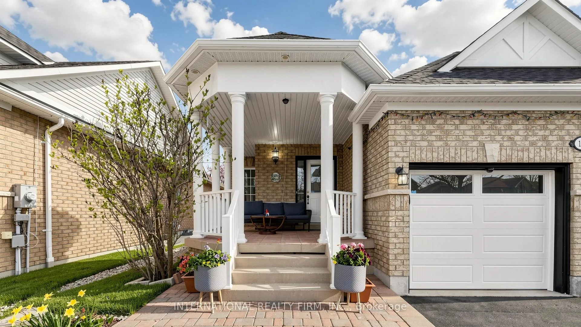 Photo 4 of 14 Stuart Avenue, Barrie, Innis-Shore — HOMEH