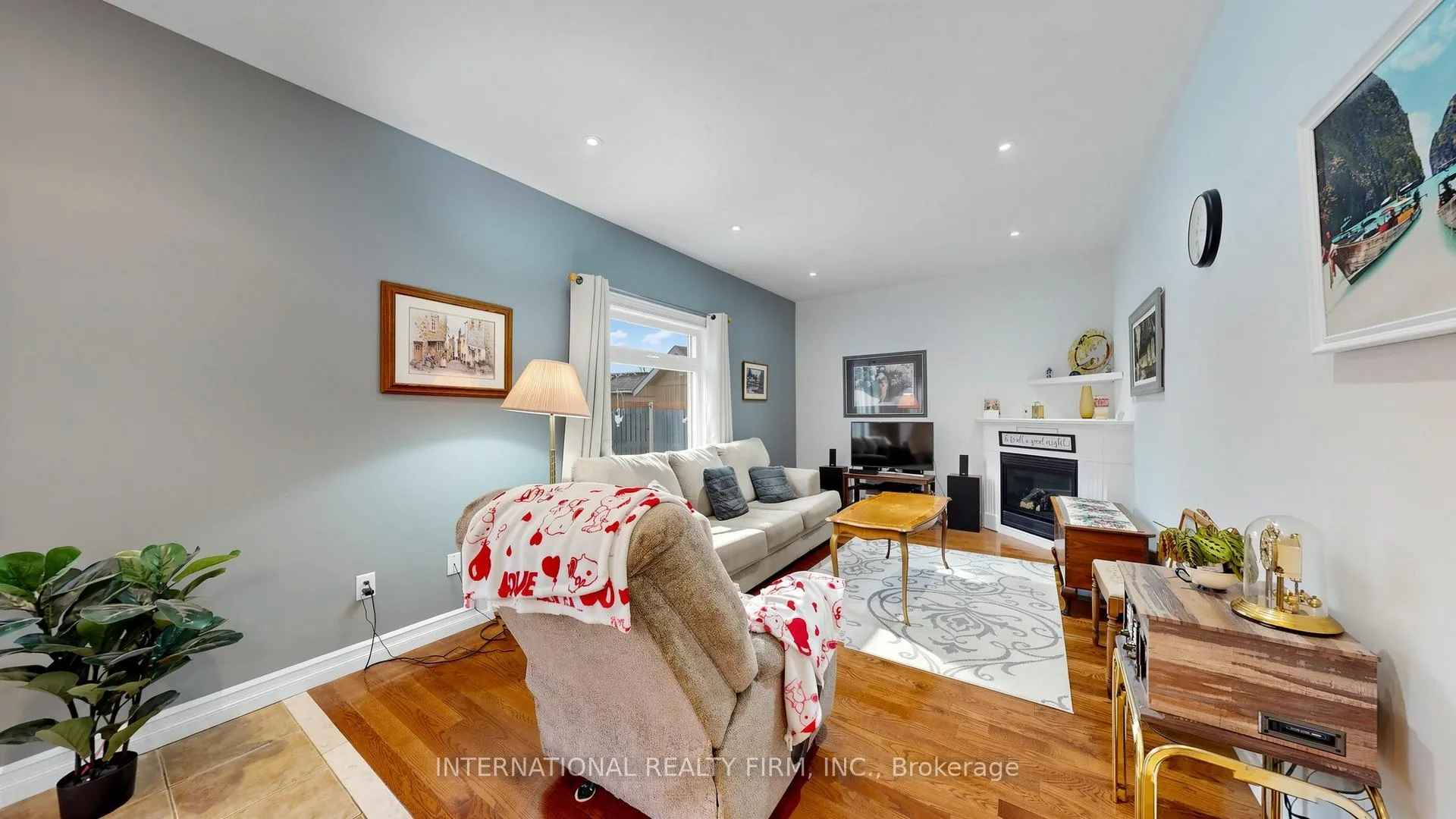 Photo 6 of 14 Stuart Avenue, Barrie, Innis-Shore — HOMEH