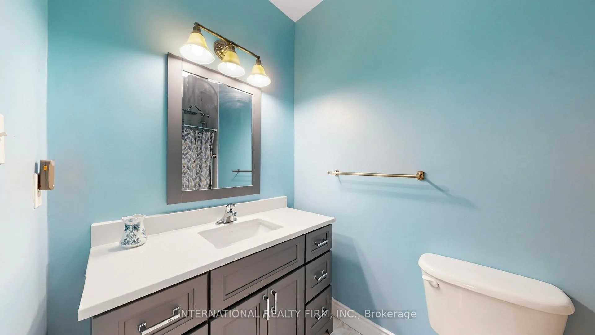 Photo 11 of 14 Stuart Avenue, Barrie, Innis-Shore — HOMEH