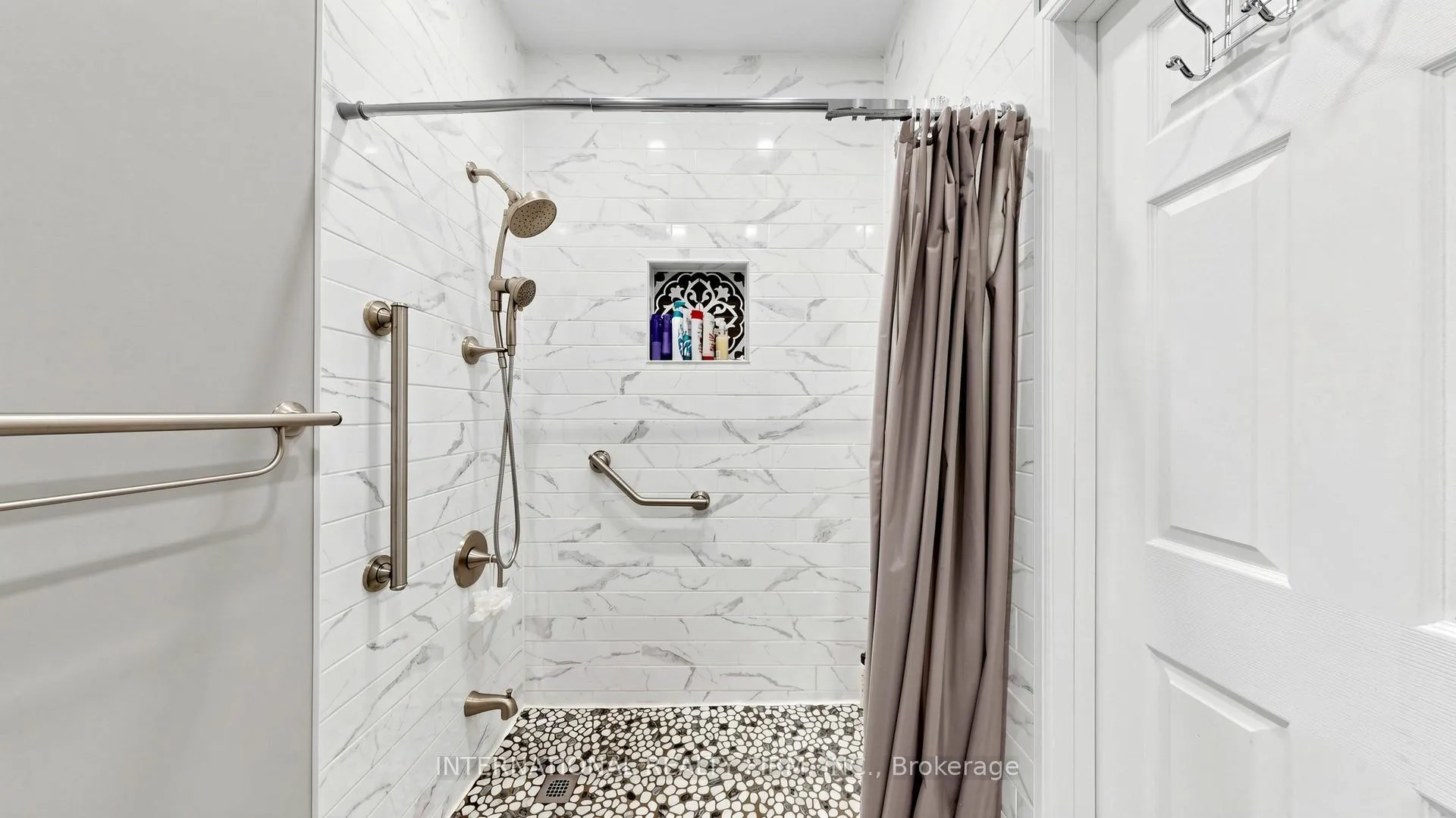 Photo 16 of 14 Stuart Avenue, Barrie, Innis-Shore — HOMEH