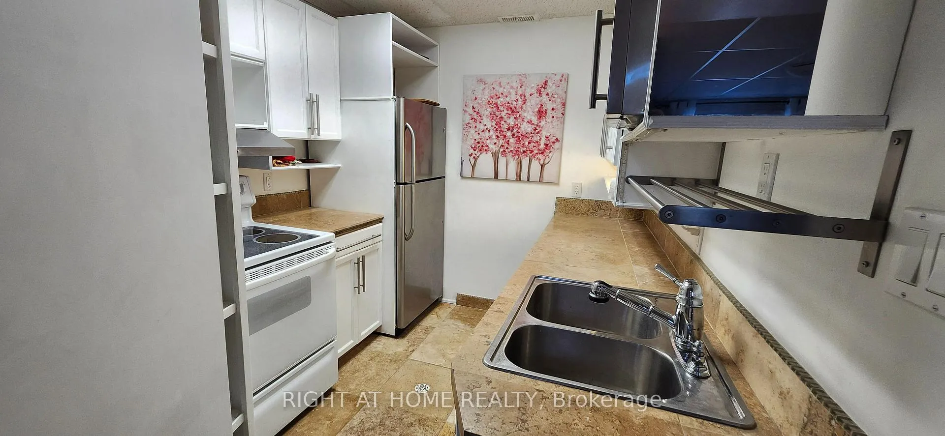 Photo 10 of Unit BSMT, 56 Springdale Drive, Barrie, Cundles East — HOMEH