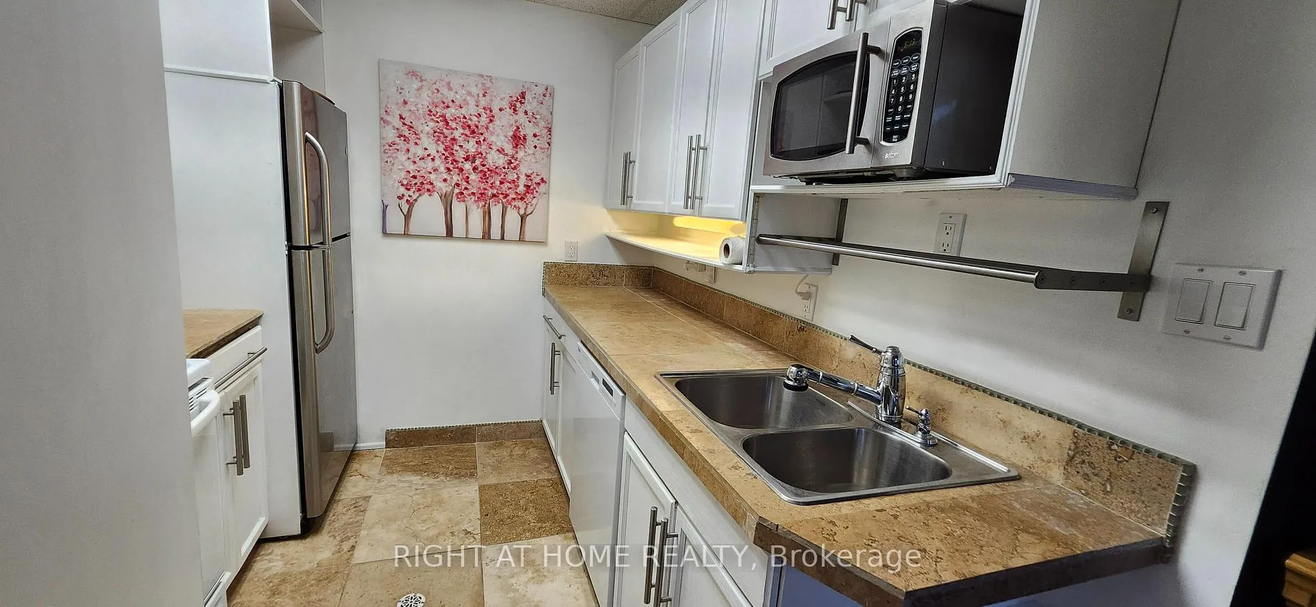 Photo 12 of Unit BSMT, 56 Springdale Drive, Barrie, Cundles East — HOMEH