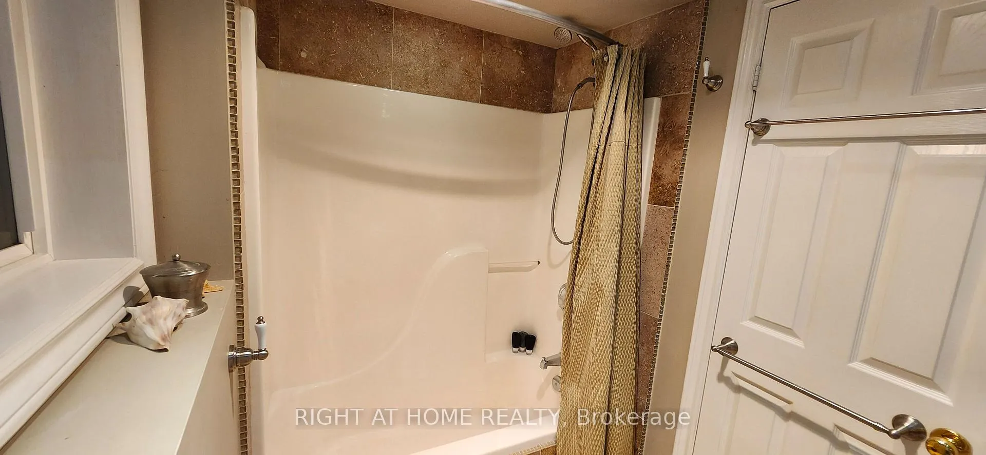Photo 18 of Unit BSMT, 56 Springdale Drive, Barrie, Cundles East — HOMEH