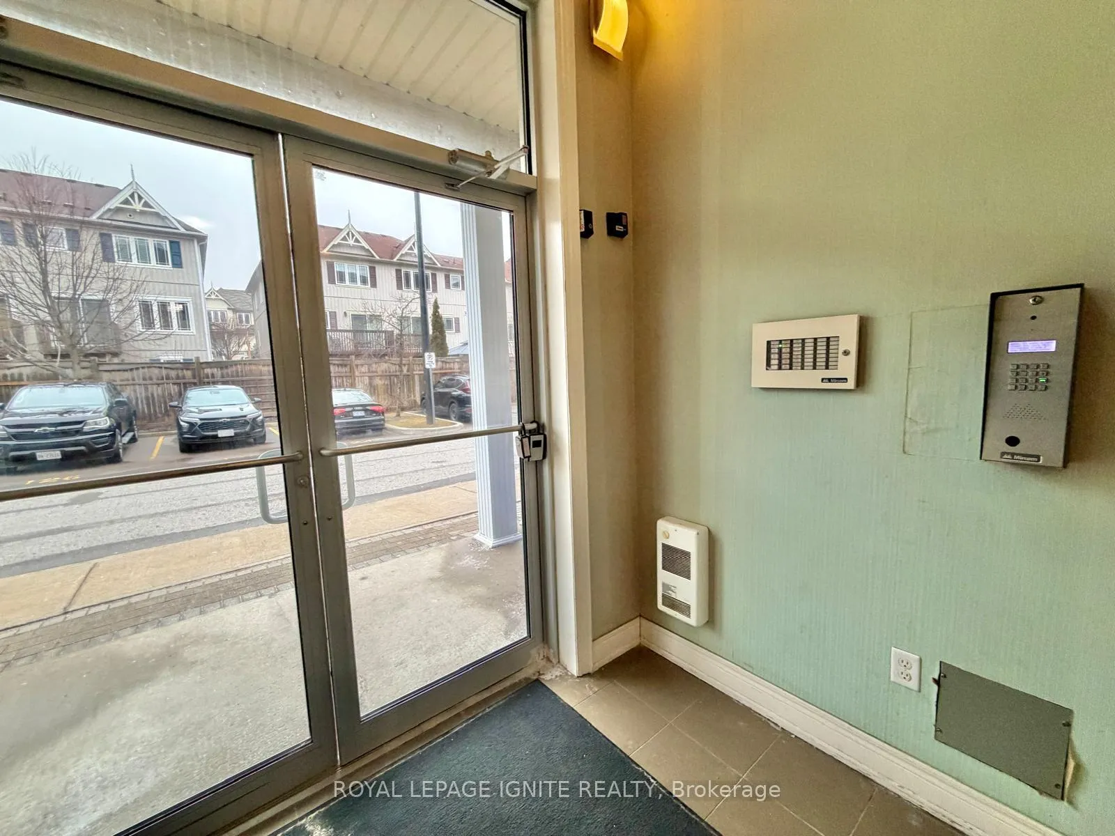 Photo 3 of Unit 211, 5 Sidney Lane, Clarington, Bowmanville — HOMEH