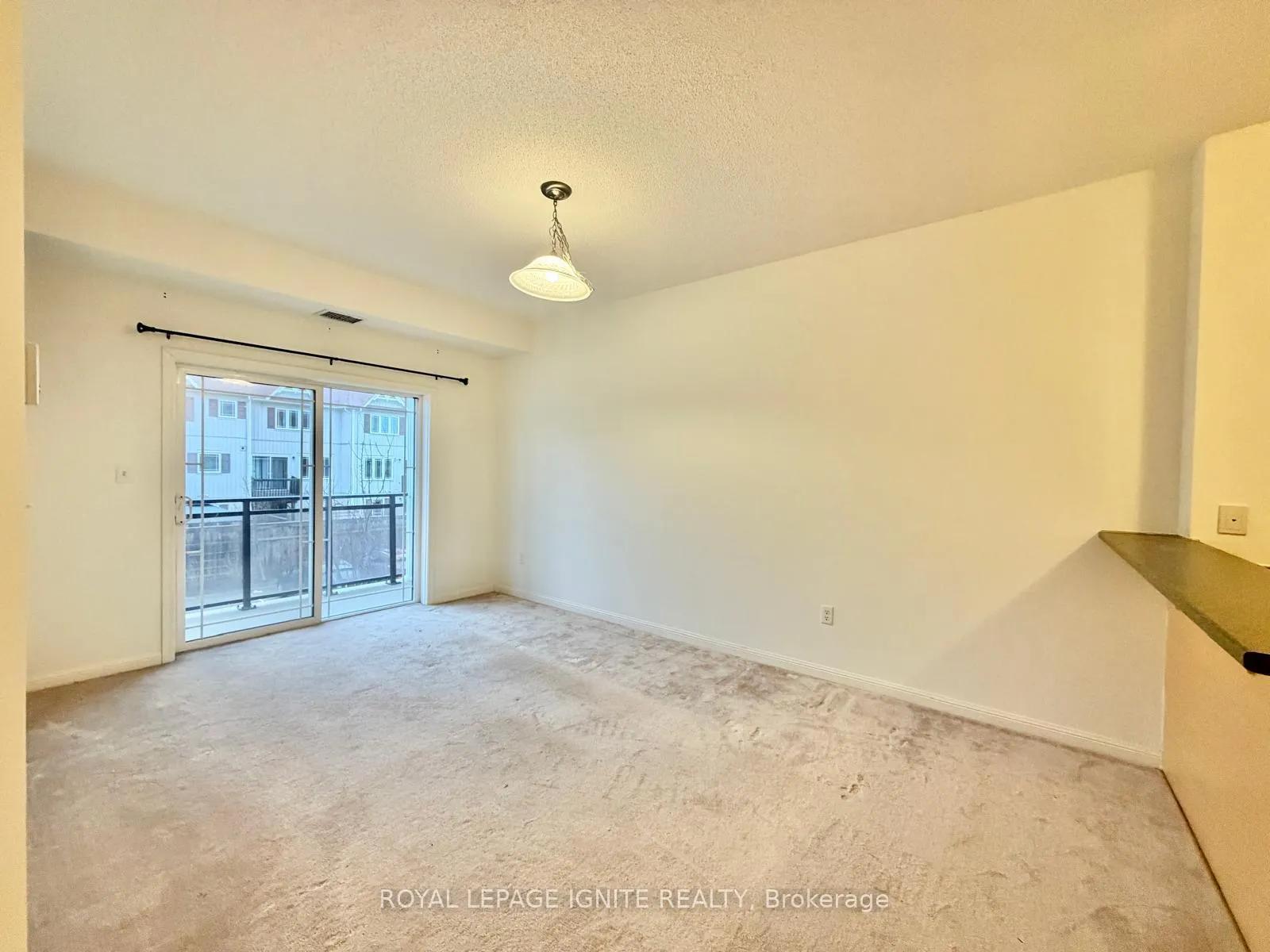 Photo 8 of Unit 211, 5 Sidney Lane, Clarington, Bowmanville — HOMEH