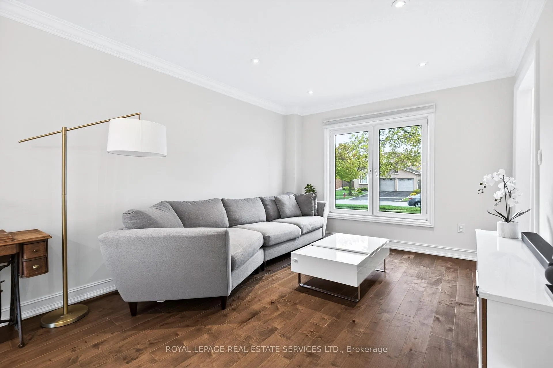 Photo 3 of 280 Nottingham Drive, Oakville, College Park — HOMEH