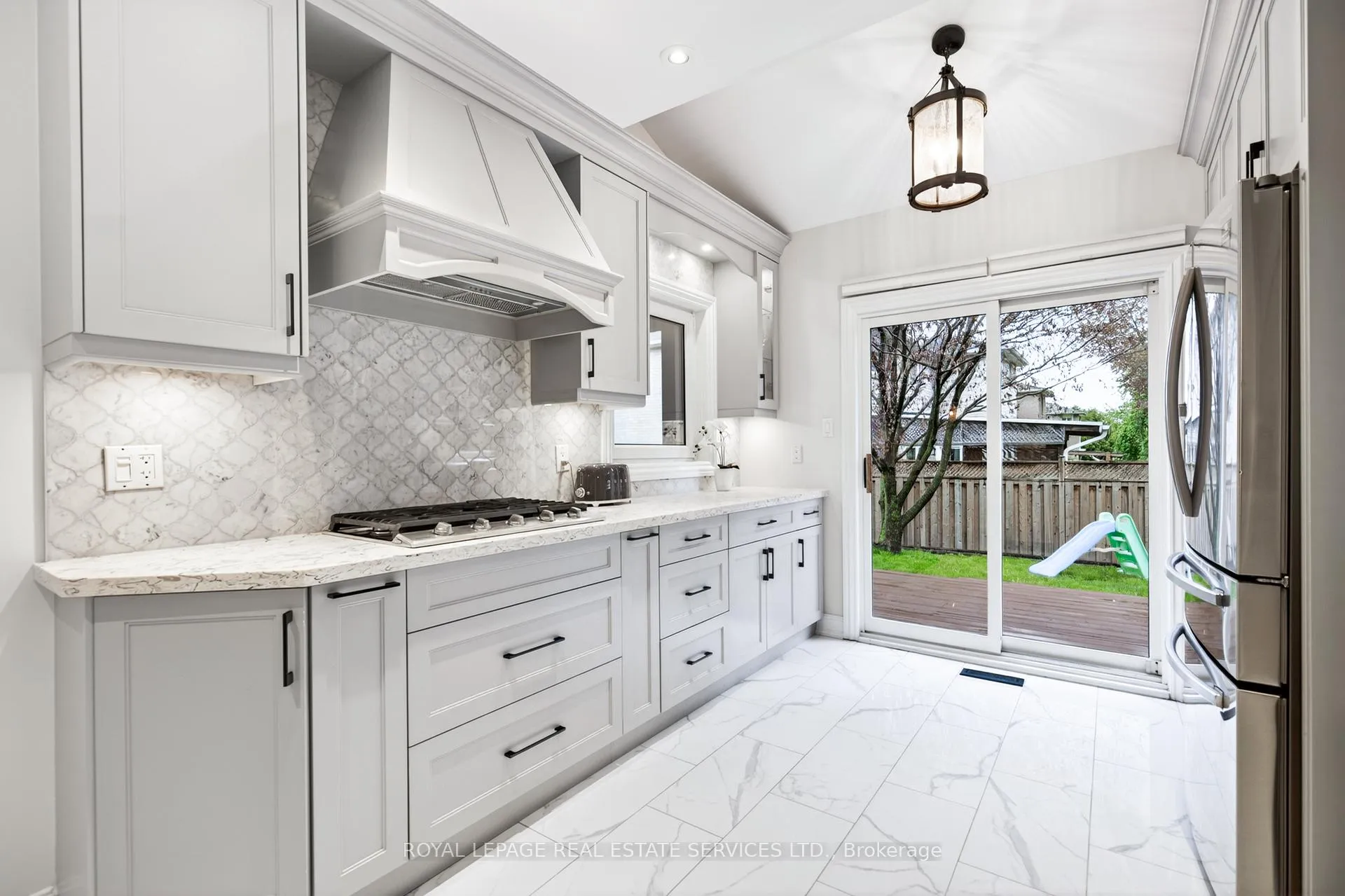 Photo 7 of 280 Nottingham Drive, Oakville, College Park — HOMEH