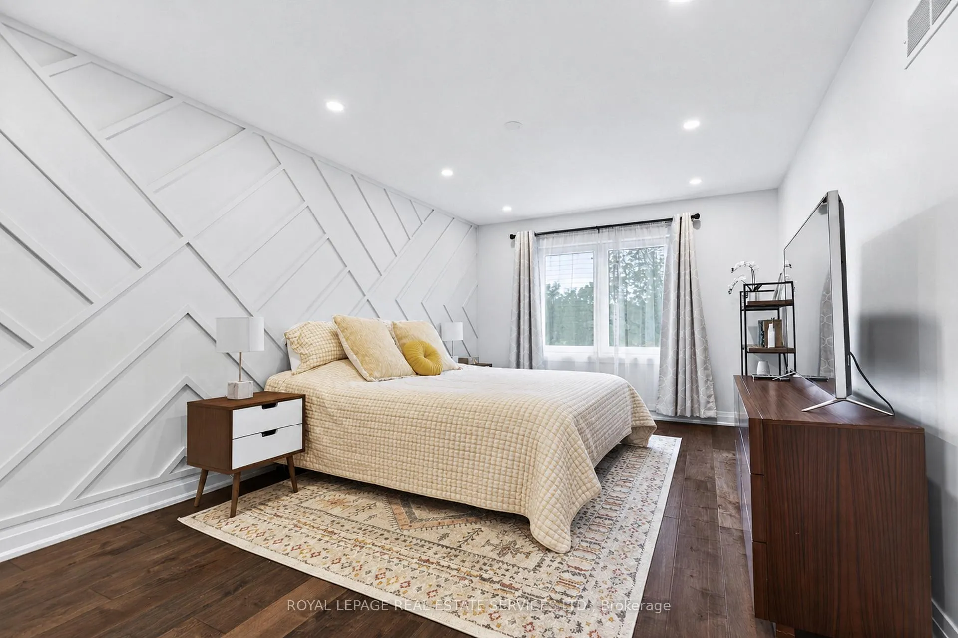Photo 12 of 280 Nottingham Drive, Oakville, College Park — HOMEH