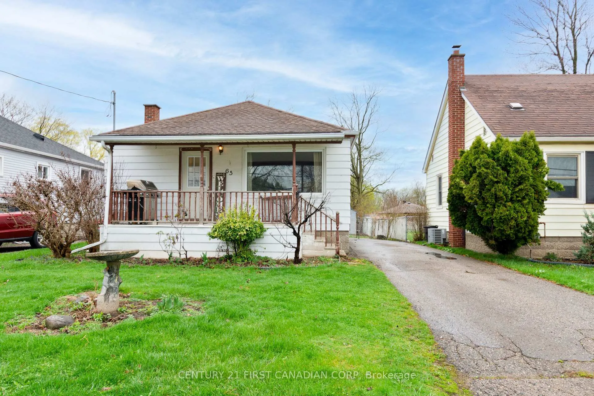 Photo 4 of 65 First Avenue, St. Thomas — HOMEH