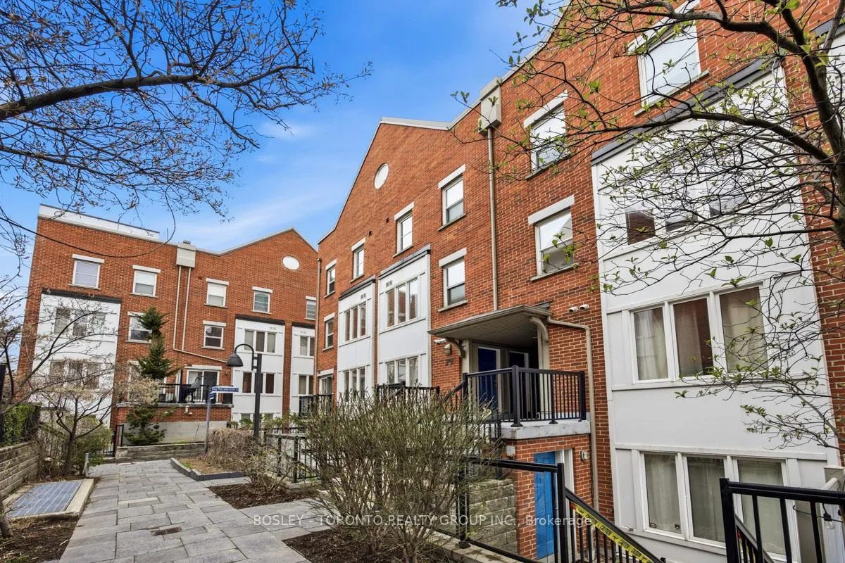 Front of Unit 5, 29 Frances Loring Lane