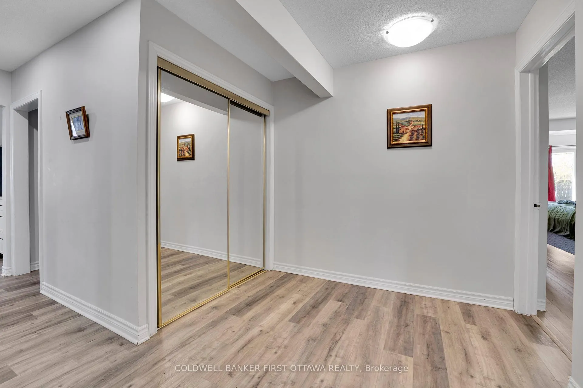 Photo 6 of 876 Balsam Drive, Ottawa, Chatelaine Village — HOMEH
