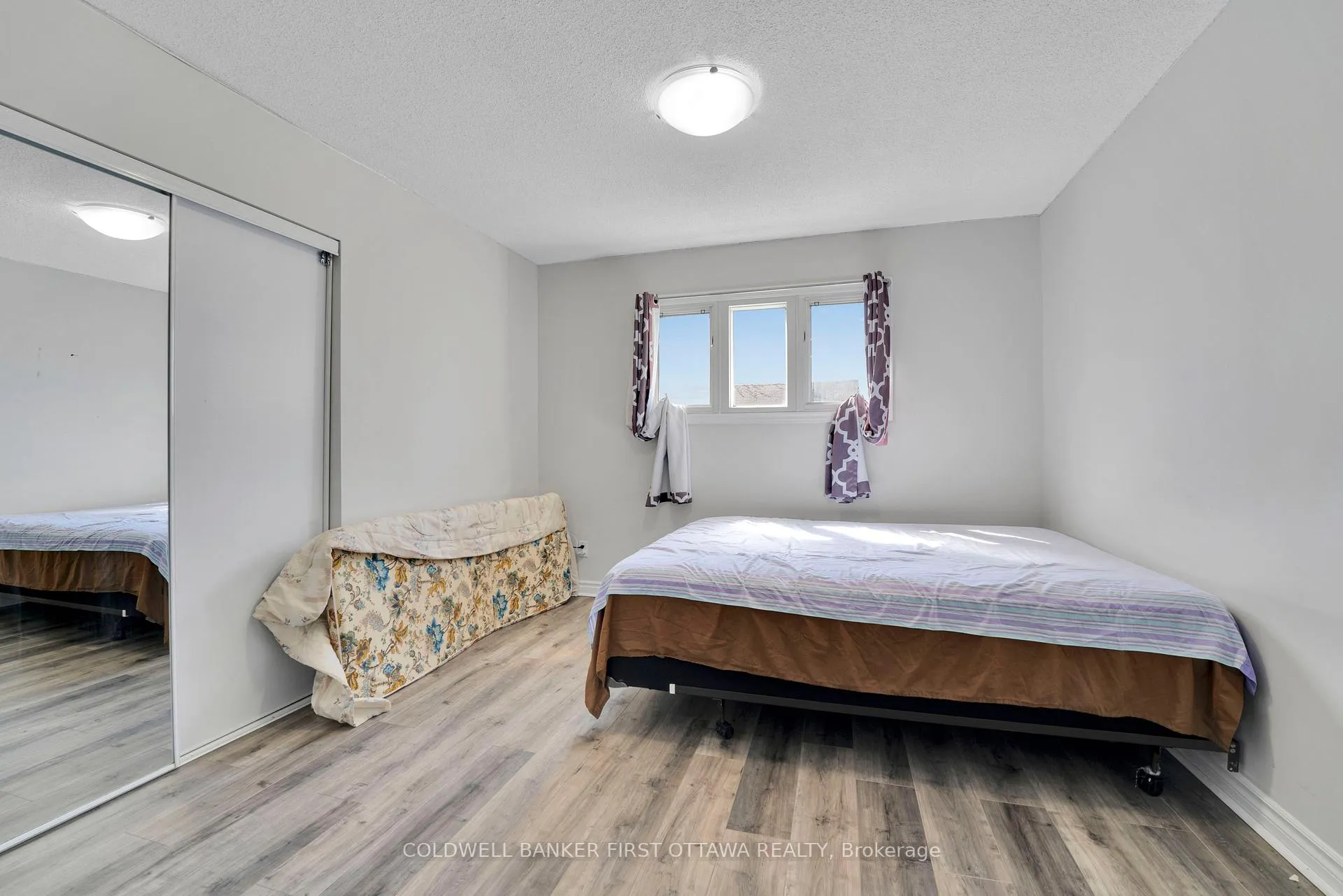 Photo 18 of 876 Balsam Drive, Ottawa, Chatelaine Village — HOMEH