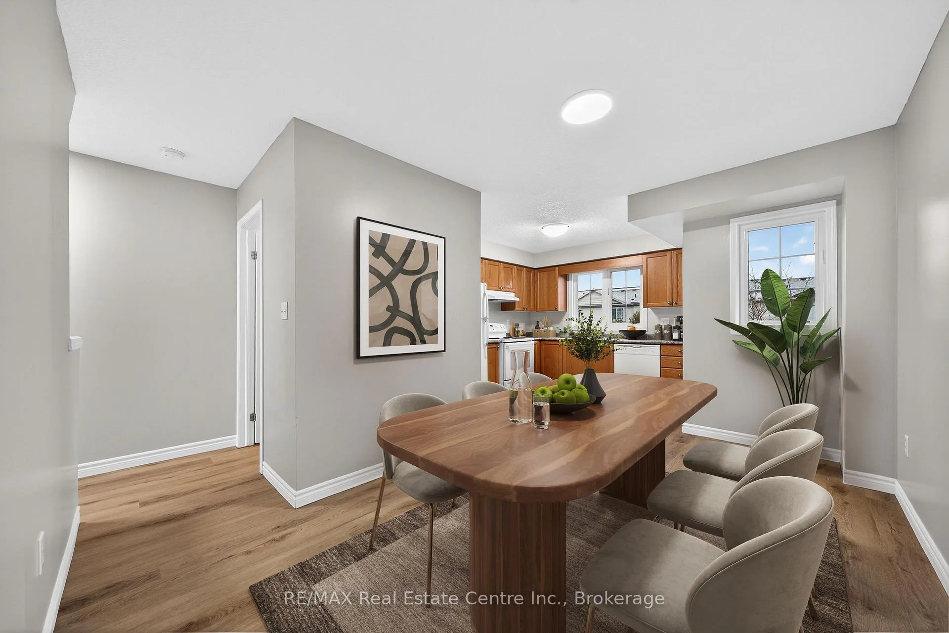 Photo 9 of Unit D18, 155 Highland Crescent, Kitchener — HOMEH