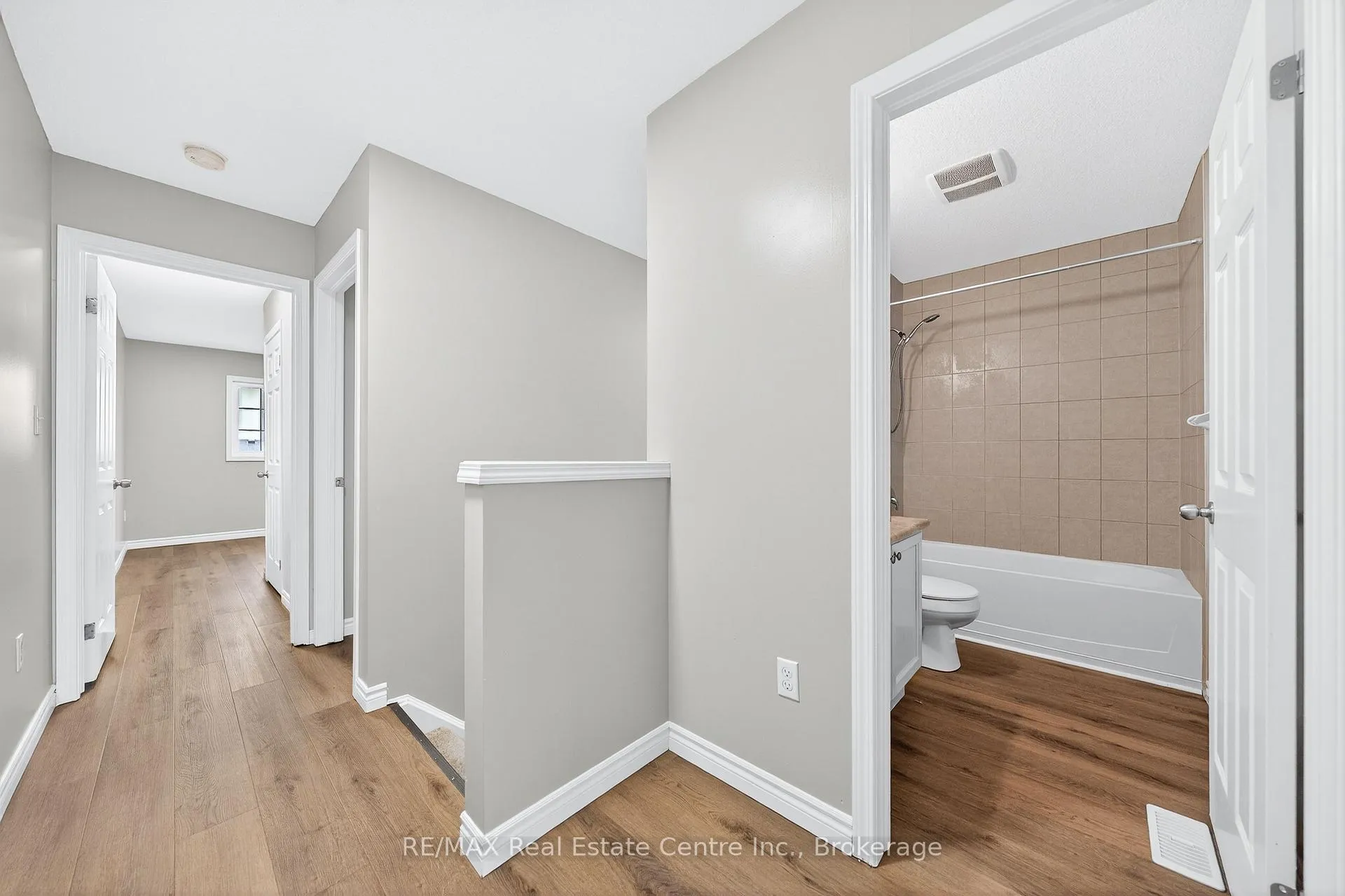 Photo 16 of Unit D18, 155 Highland Crescent, Kitchener — HOMEH