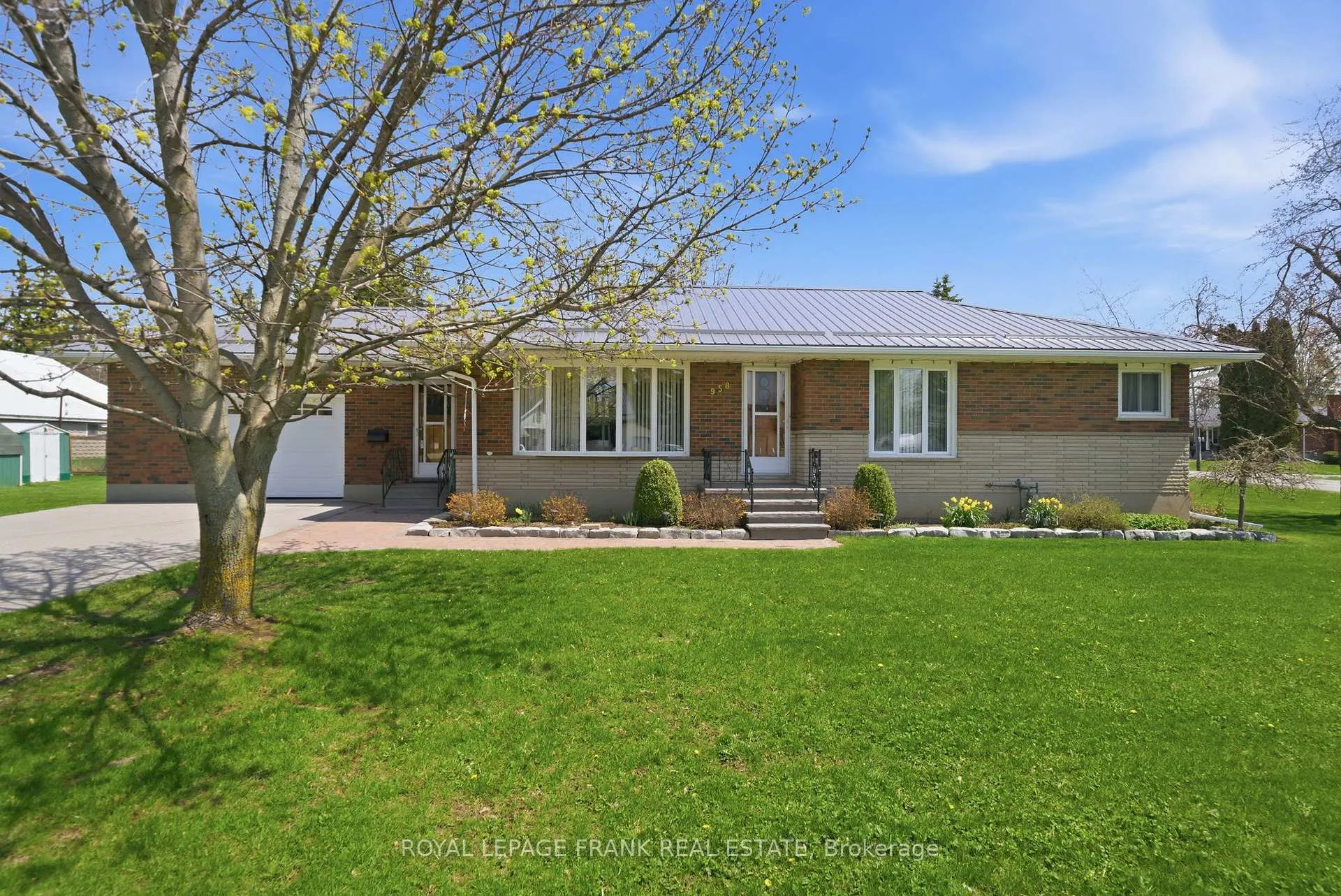 Photo 2 of 958 Eldon Road, Kawartha Lakes, Oakwood — HOMEH