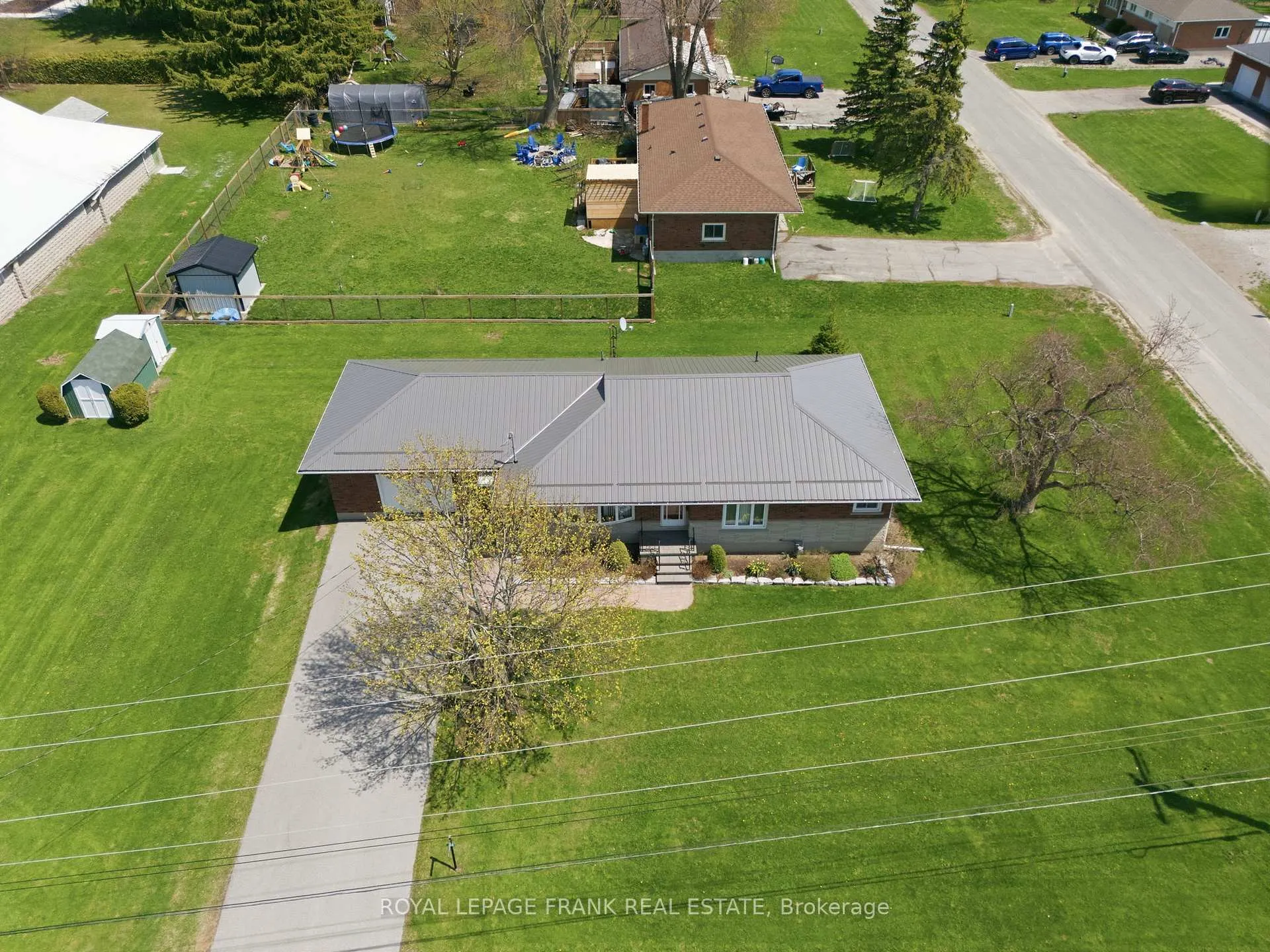 Photo 3 of 958 Eldon Road, Kawartha Lakes, Oakwood — HOMEH