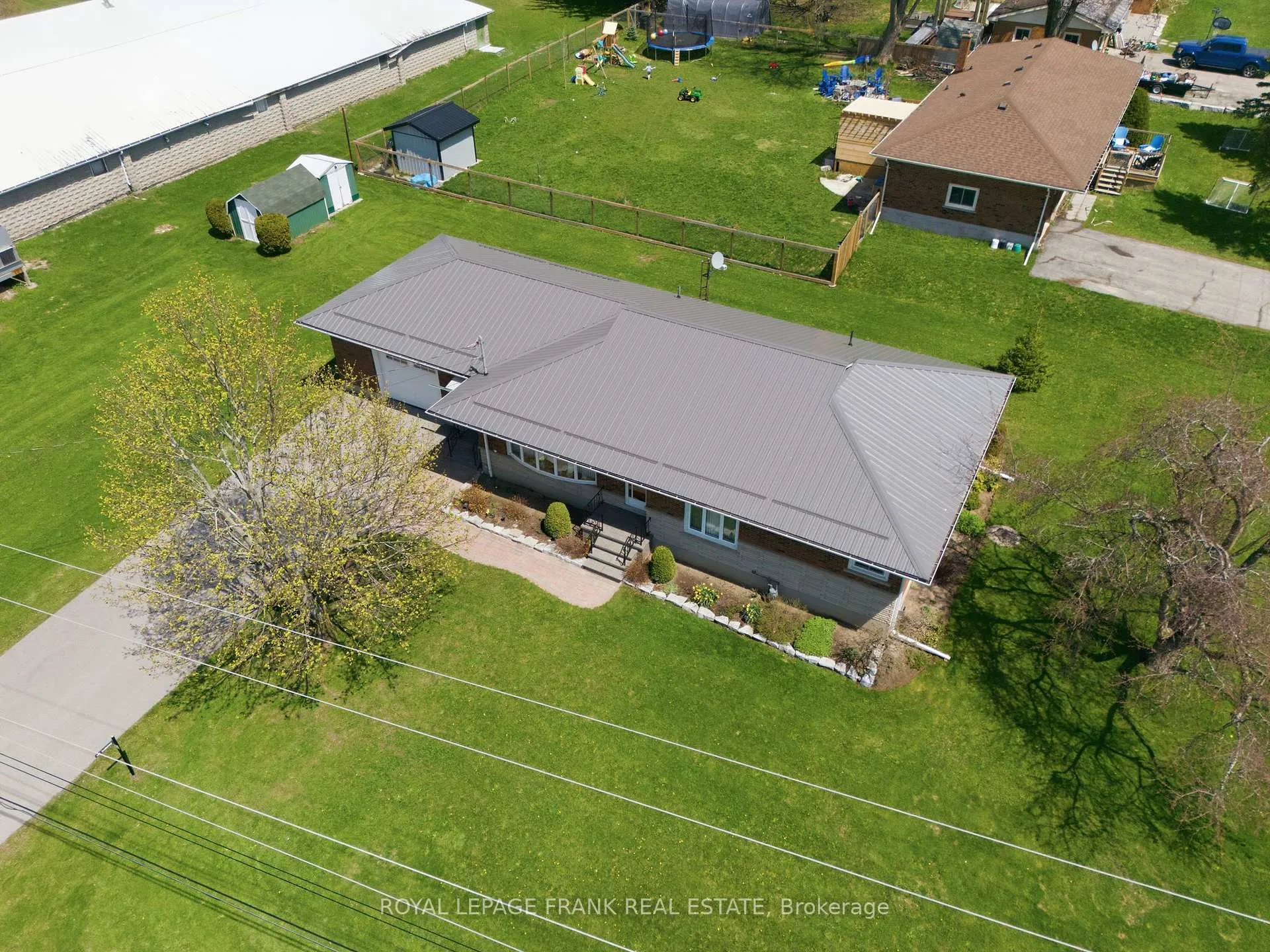 Photo 4 of 958 Eldon Road, Kawartha Lakes, Oakwood — HOMEH