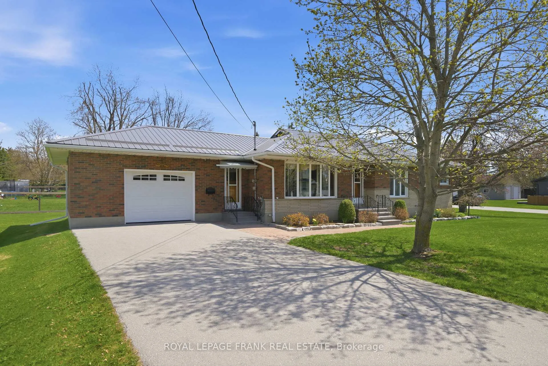 Photo 5 of 958 Eldon Road, Kawartha Lakes, Oakwood — HOMEH