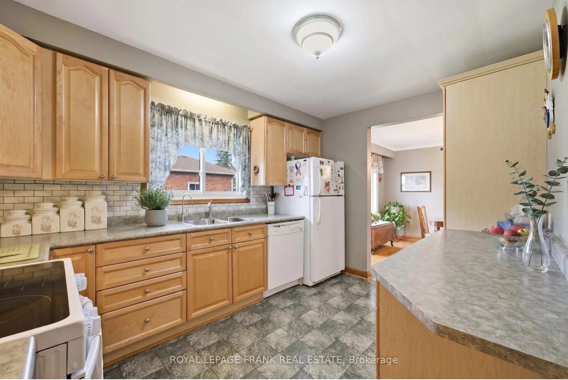 Photo 11 of 958 Eldon Road, Kawartha Lakes, Oakwood — HOMEH