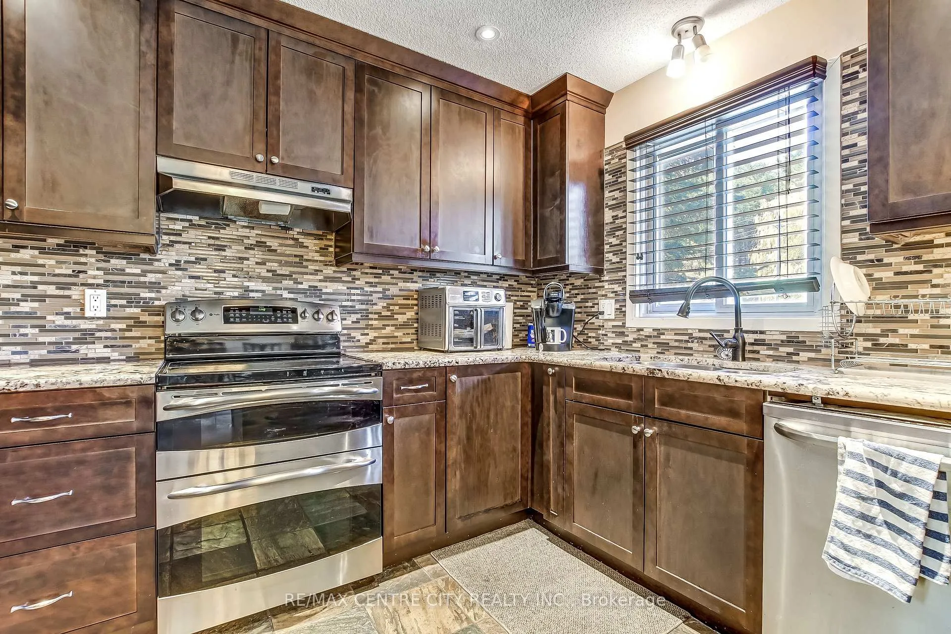 Photo 9 of Unit 29, 301 Carlow Road, Central Elgin, Port Stanley — HOMEH
