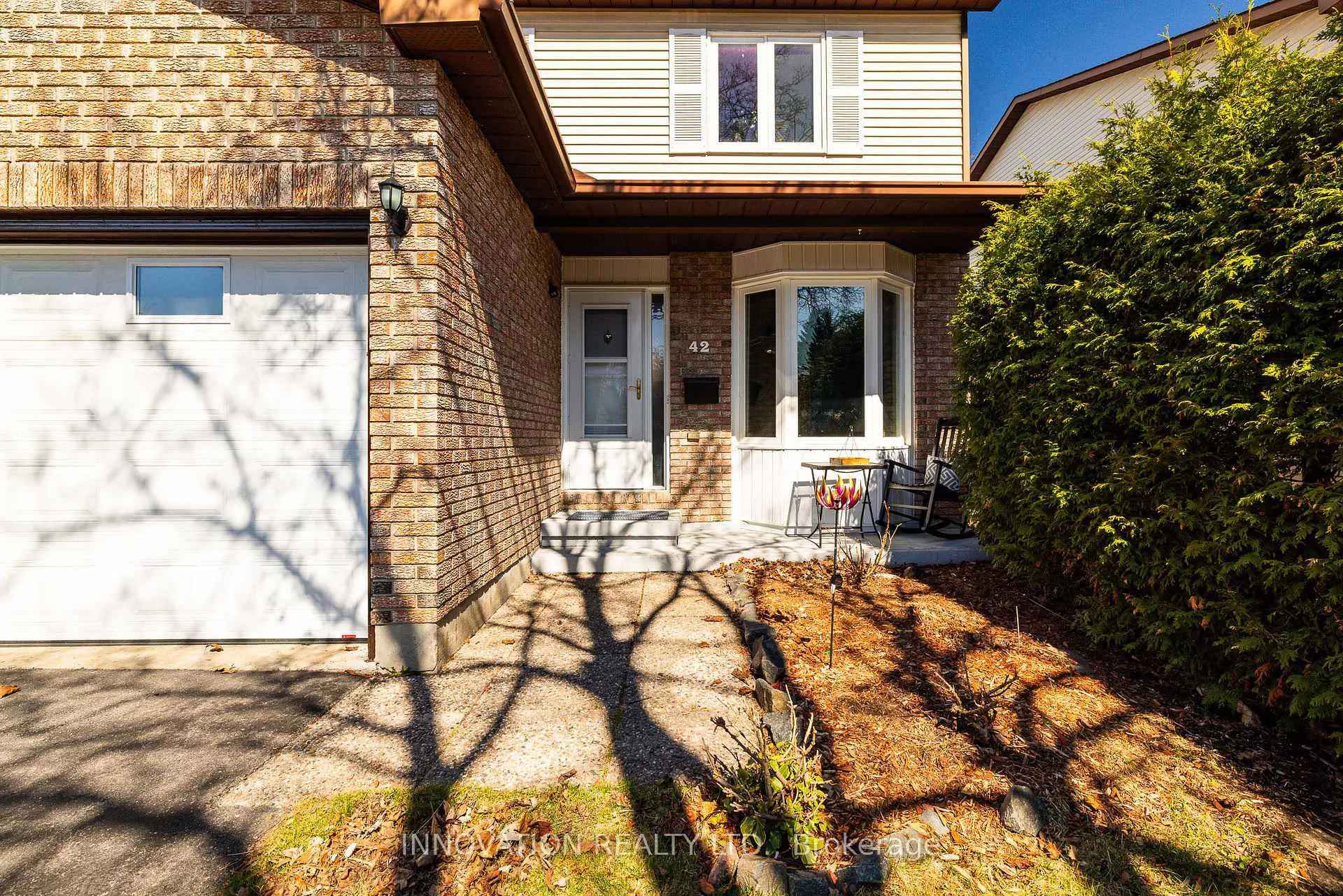 Photo 3 of 42 Liston Crescent, Ottawa, Kanata - Katimavik — HOMEH