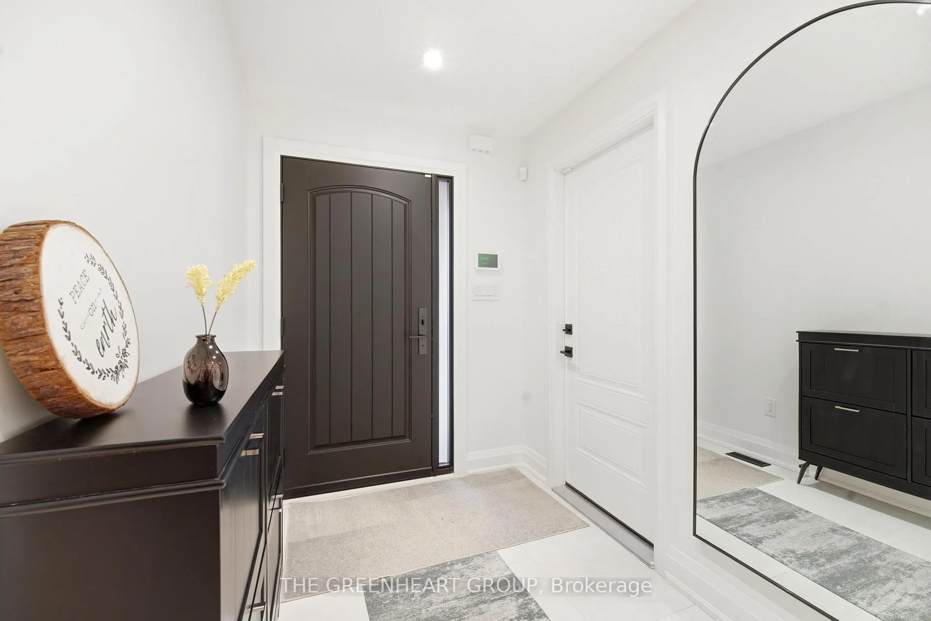 Photo 4 of 32 Sonny Street, Vaughan, Maple — HOMEH