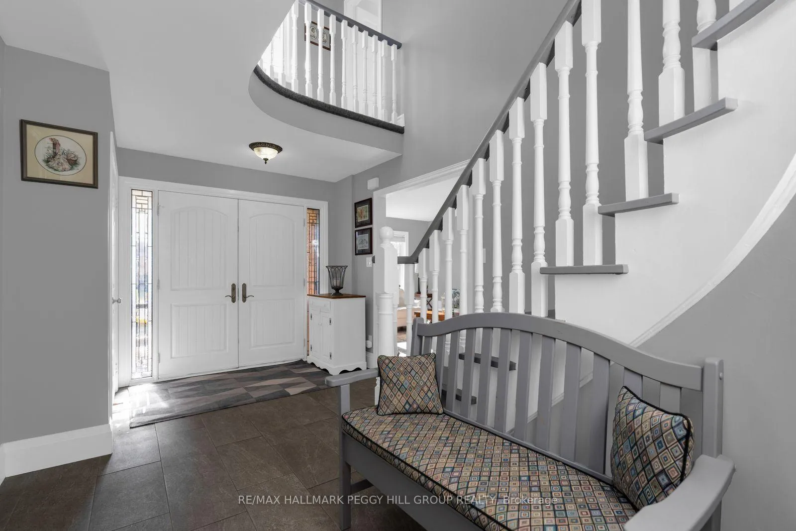 Photo 2 of 142 Ferndale Drive S, Barrie, Ardagh — HOMEH
