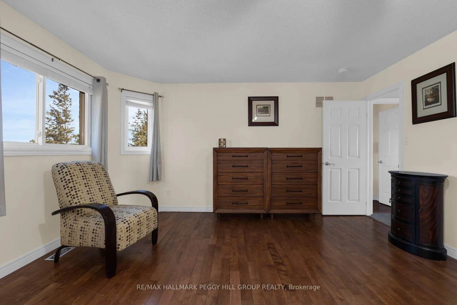Photo 11 of 142 Ferndale Drive S, Barrie, Ardagh — HOMEH