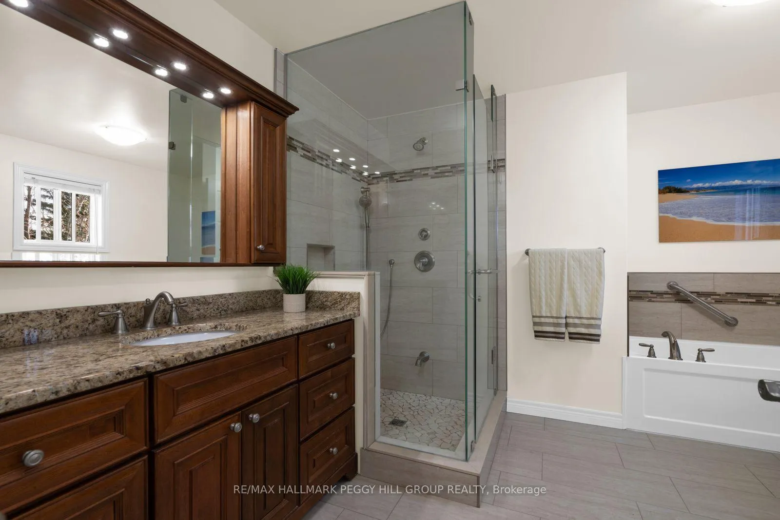 Photo 12 of 142 Ferndale Drive S, Barrie, Ardagh — HOMEH