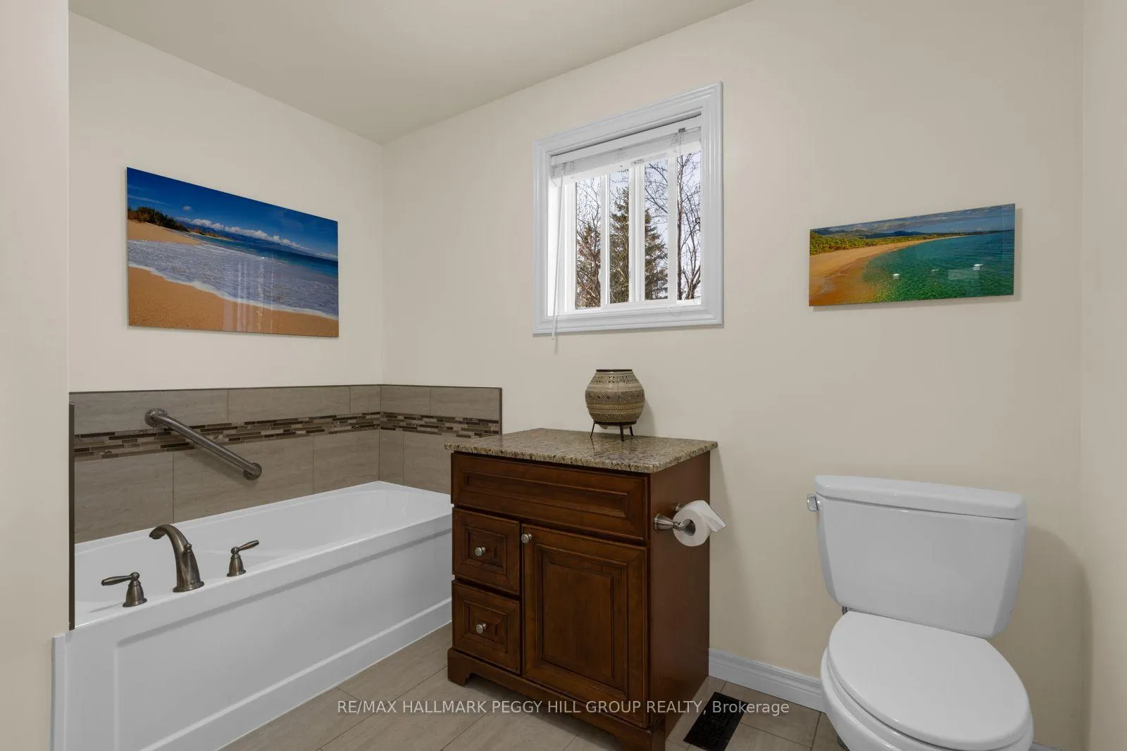 Photo 13 of 142 Ferndale Drive S, Barrie, Ardagh — HOMEH