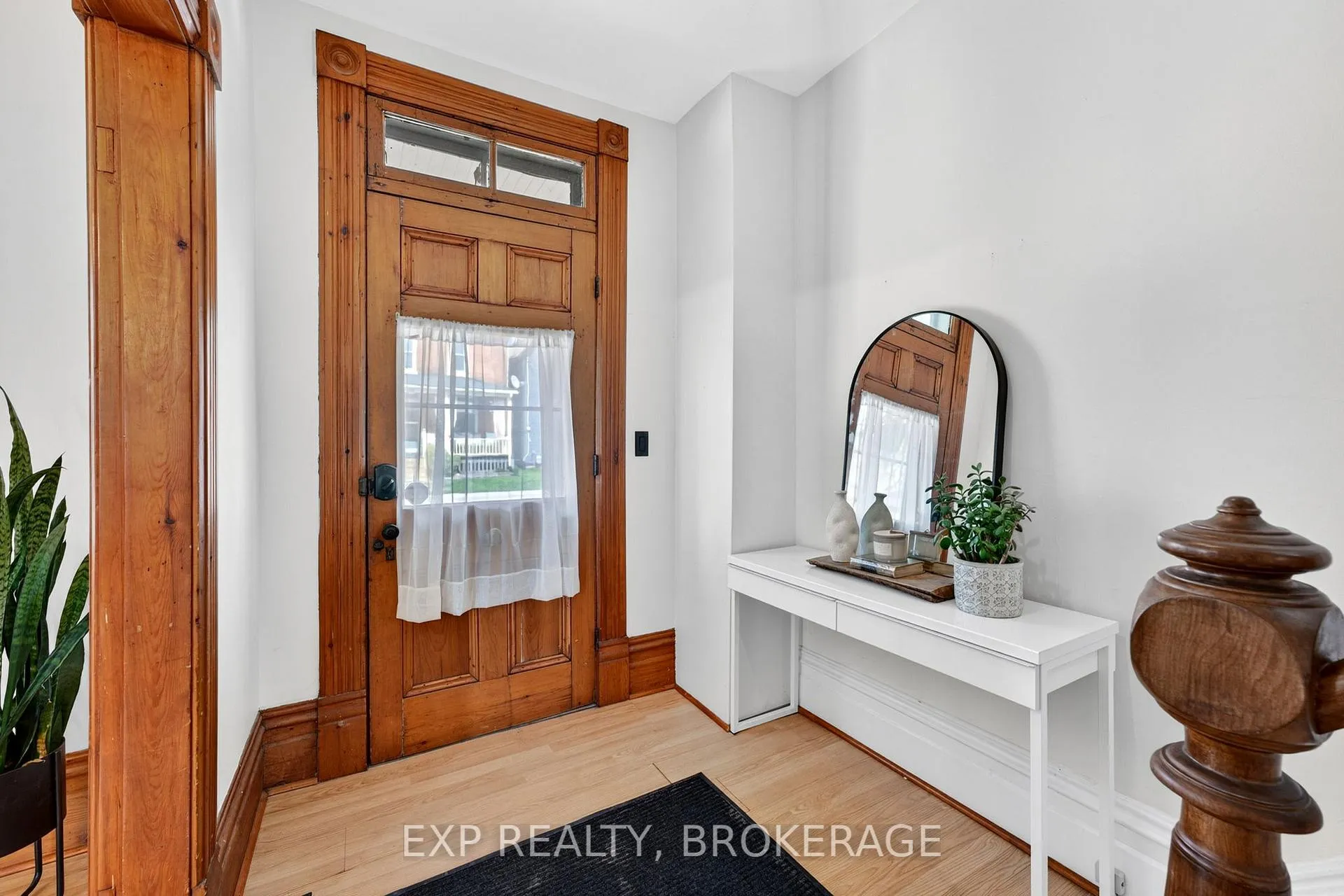 Photo 5 of 52 Daniel Street, Brockville — HOMEH