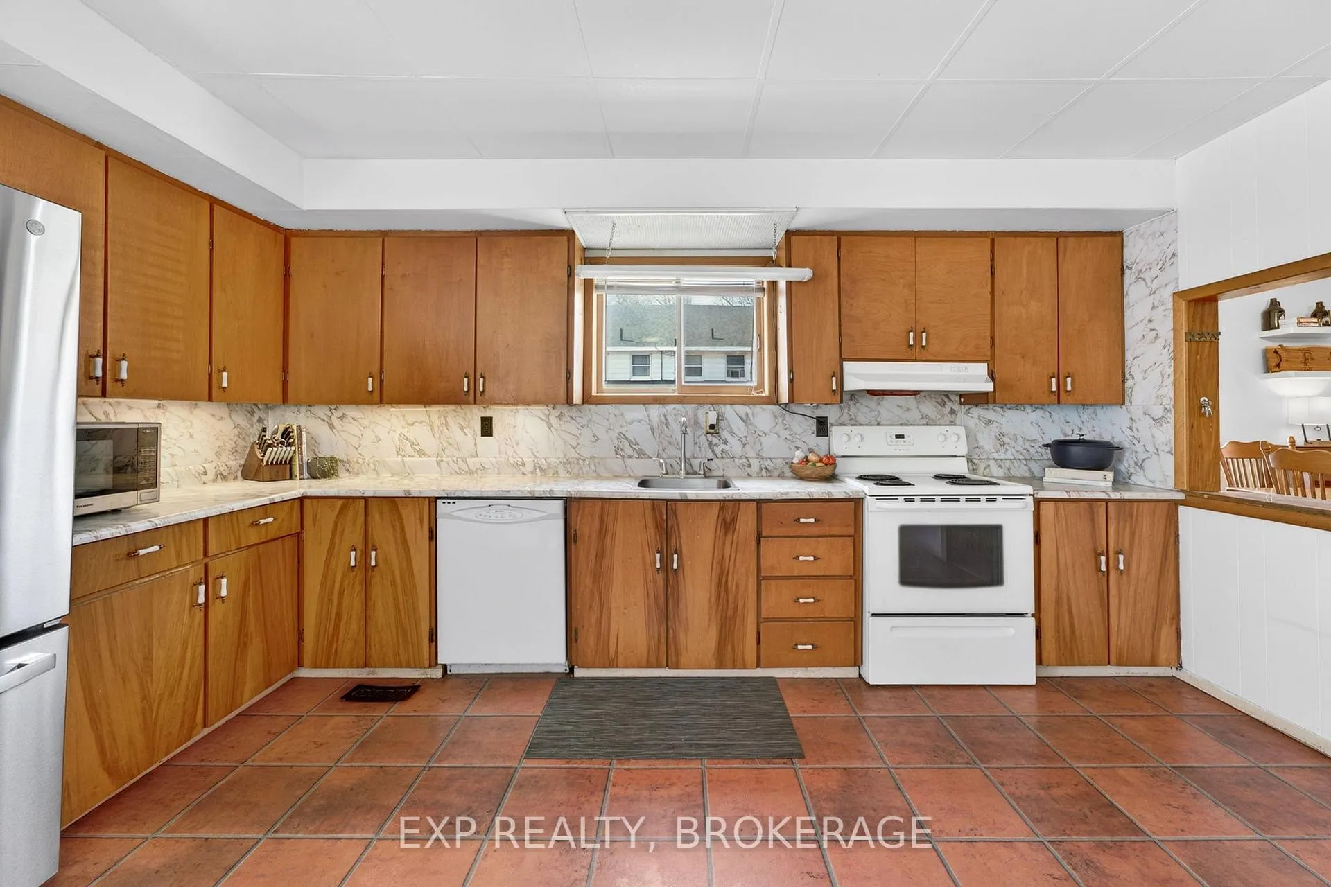 Photo 8 of 52 Daniel Street, Brockville — HOMEH