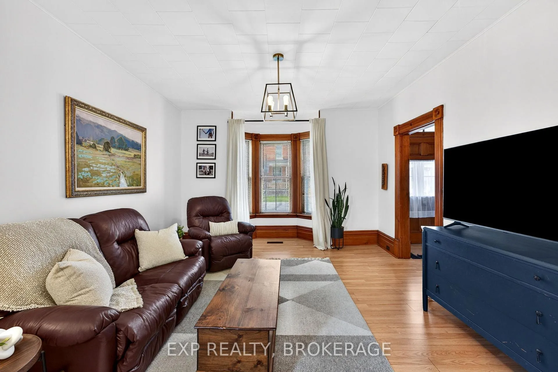 Photo 13 of 52 Daniel Street, Brockville — HOMEH