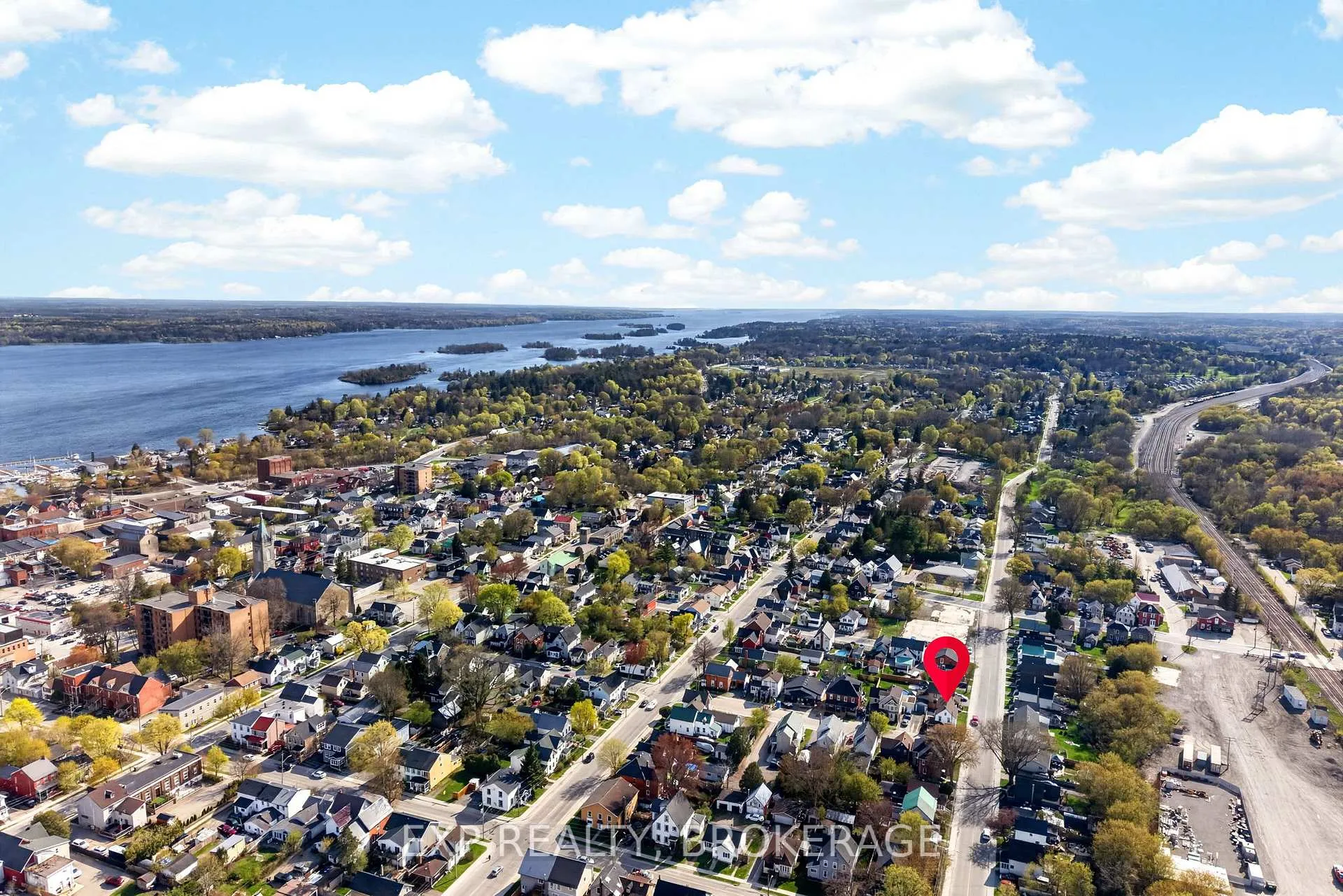 Photo 30 of 52 Daniel Street, Brockville — HOMEH