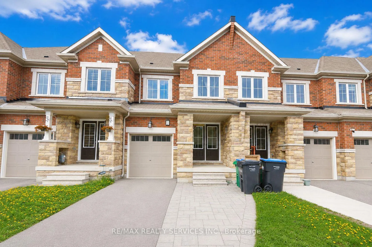 Front of 124 Golden Springs Drive