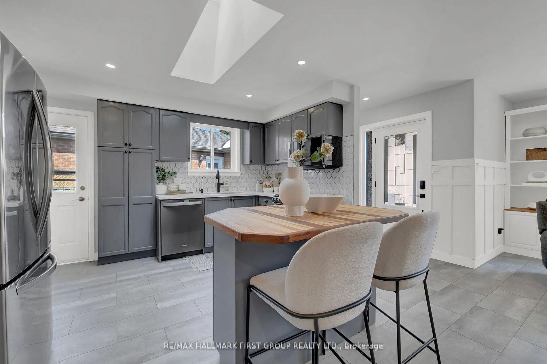 Photo 13 of 159 Sandringham Drive, Clarington, Courtice — HOMEH