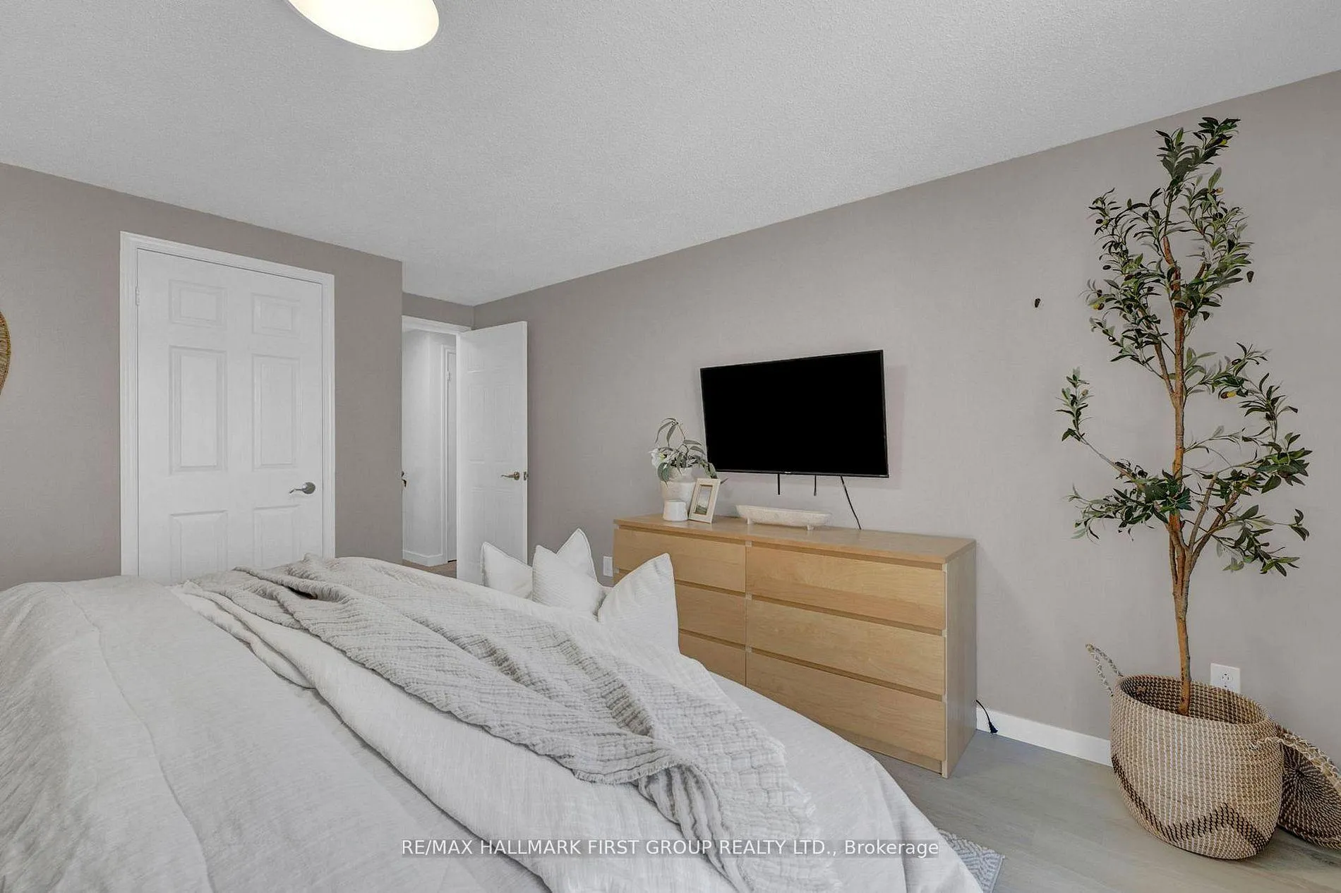 Photo 21 of 159 Sandringham Drive, Clarington, Courtice — HOMEH