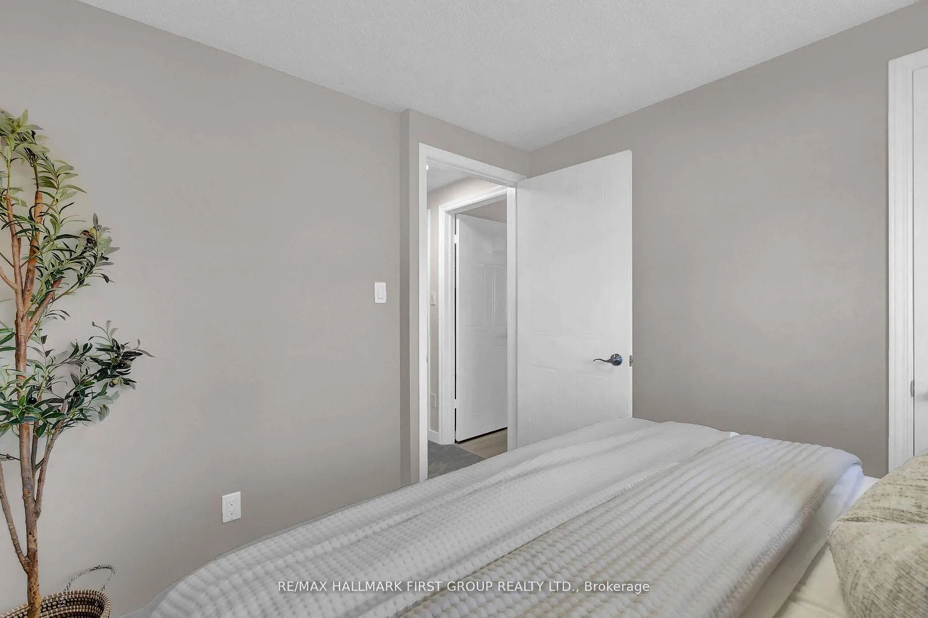 Photo 27 of 159 Sandringham Drive, Clarington, Courtice — HOMEH