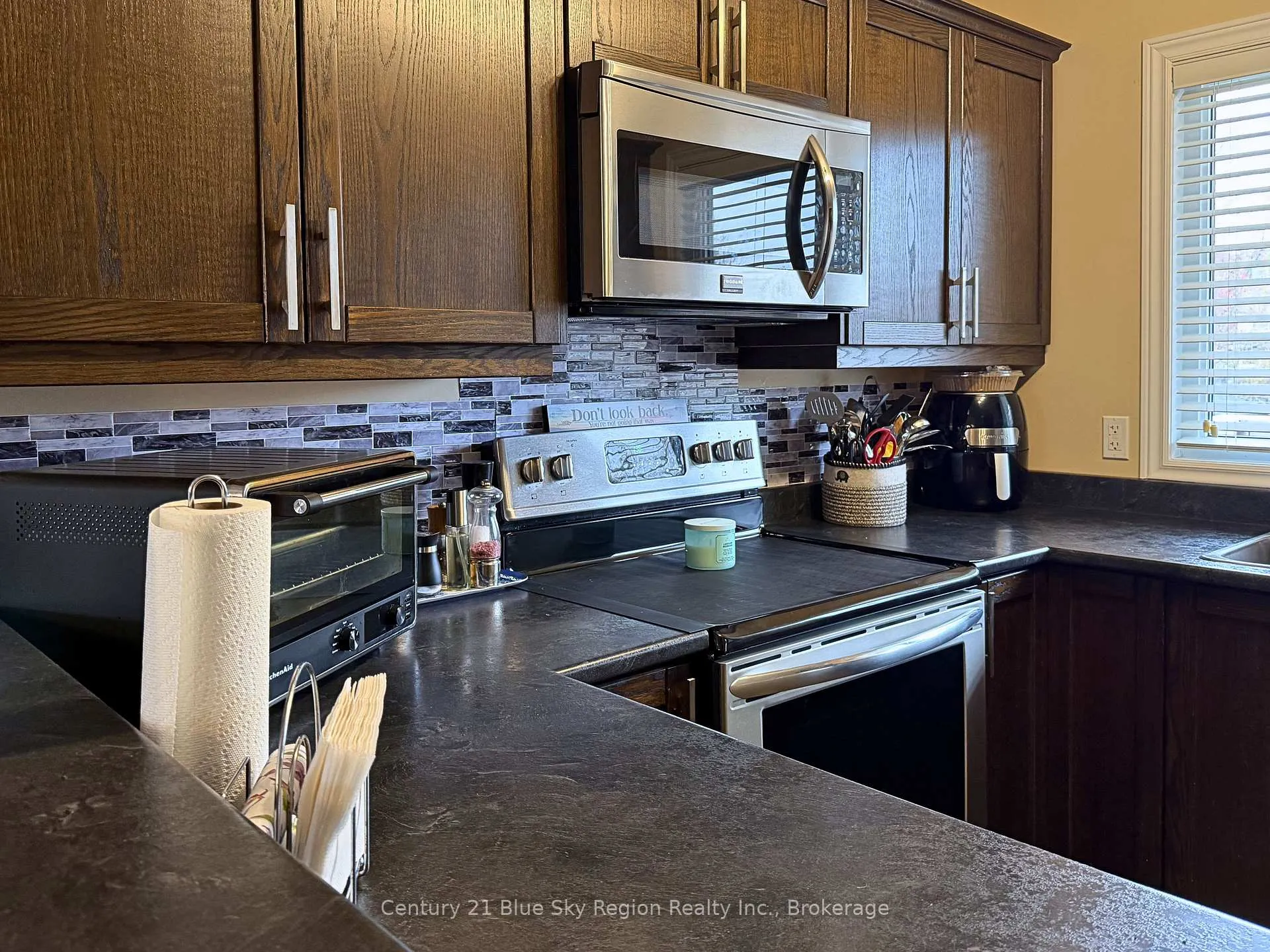 Photo 3 of 545 Ann Street, North Bay, Central — HOMEH