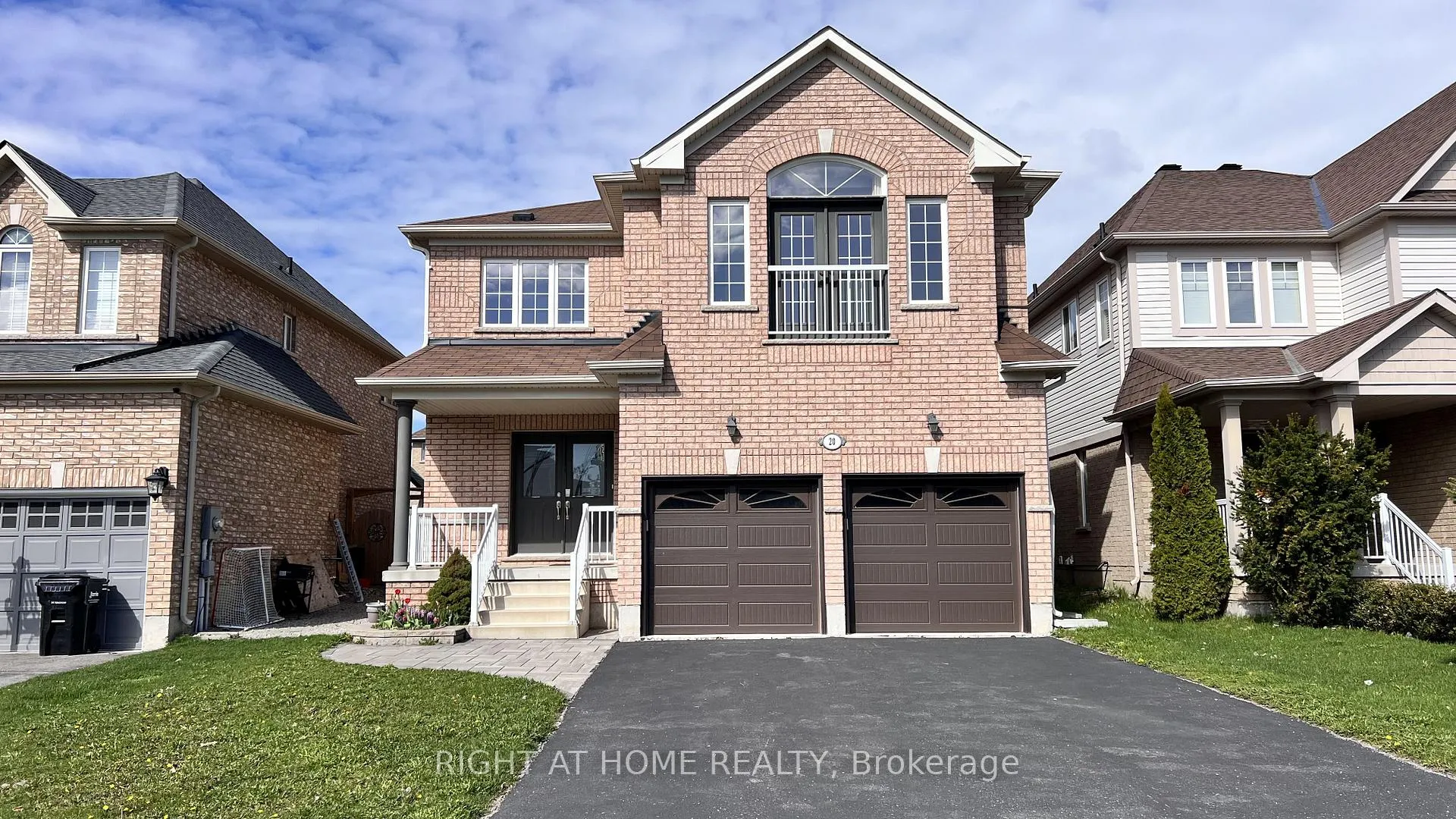 Photo 1 of 20 Charlemagne Avenue, Barrie, Innis-Shore — HOMEH
