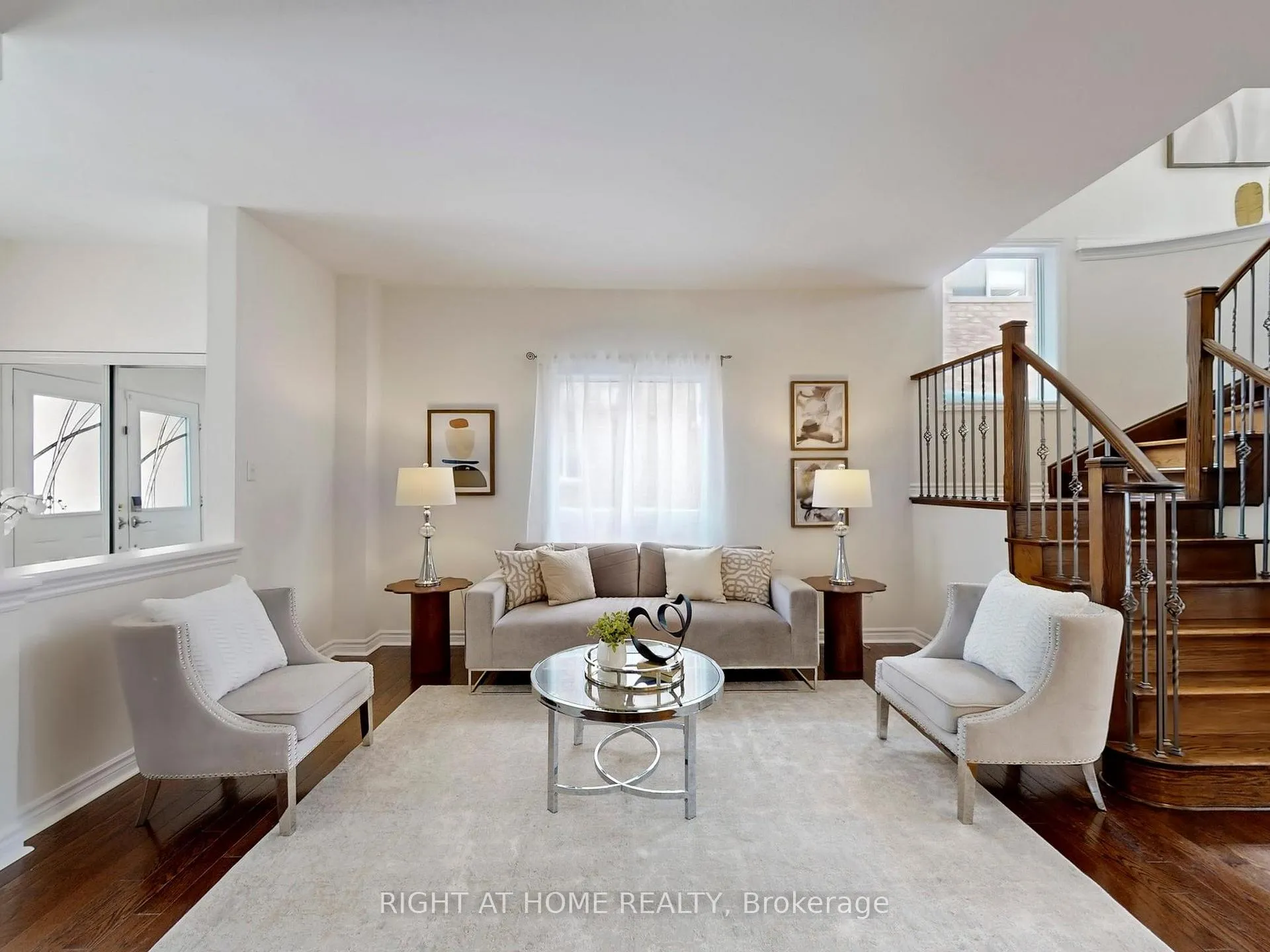 Photo 4 of 20 Charlemagne Avenue, Barrie, Innis-Shore — HOMEH