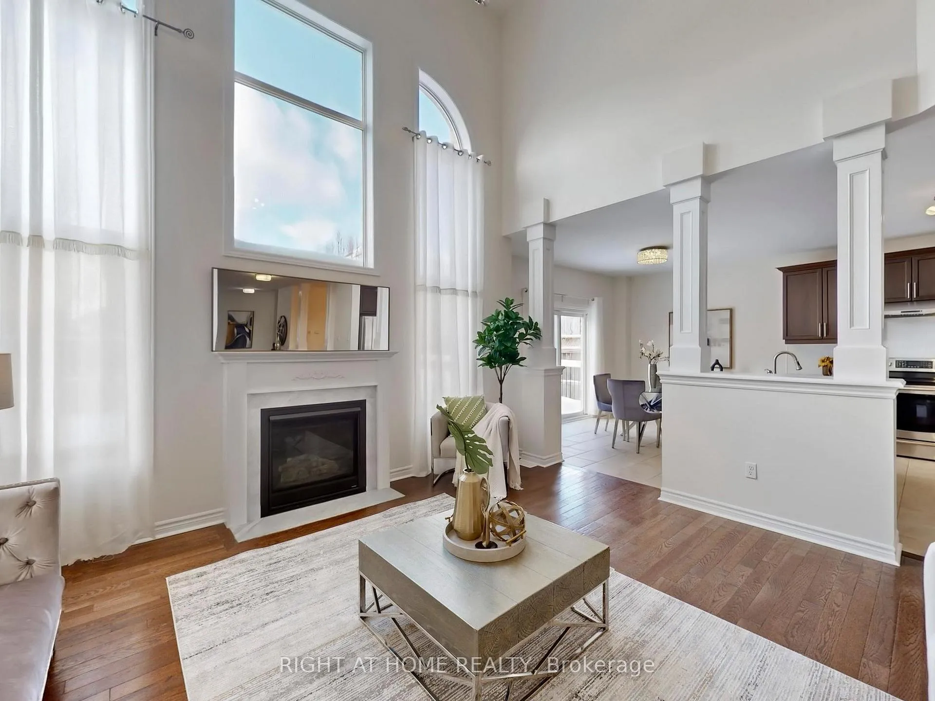 Photo 17 of 20 Charlemagne Avenue, Barrie, Innis-Shore — HOMEH
