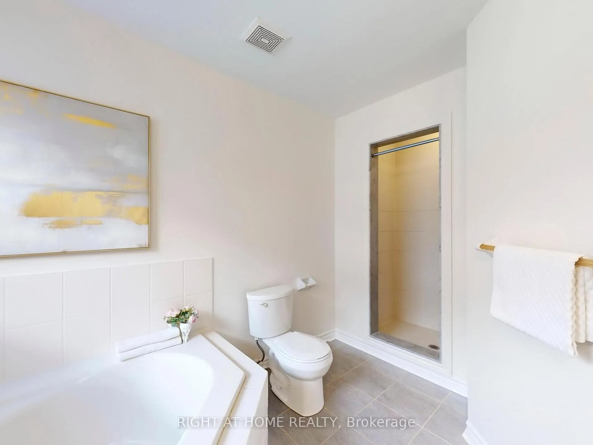 Photo 26 of 20 Charlemagne Avenue, Barrie, Innis-Shore — HOMEH