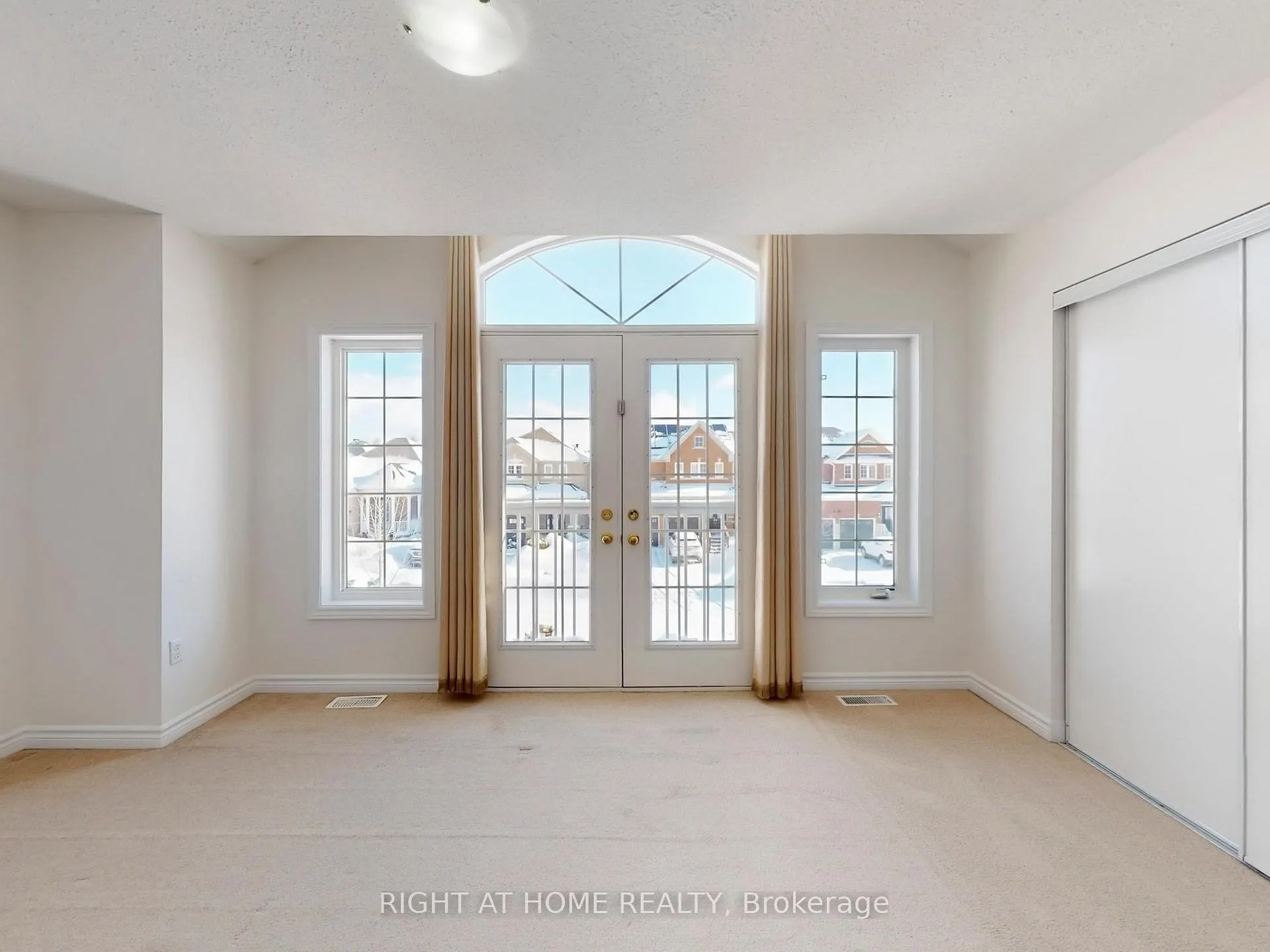 Photo 27 of 20 Charlemagne Avenue, Barrie, Innis-Shore — HOMEH