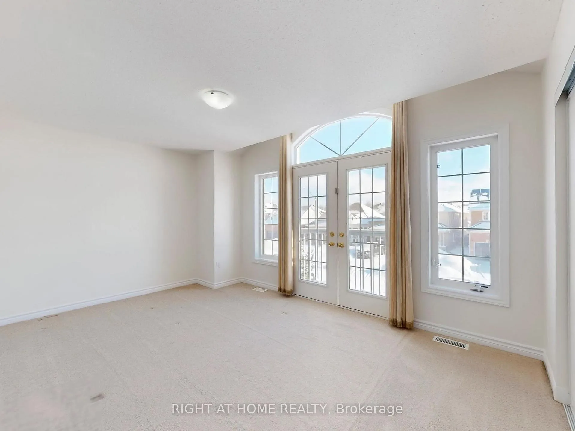 Photo 28 of 20 Charlemagne Avenue, Barrie, Innis-Shore — HOMEH
