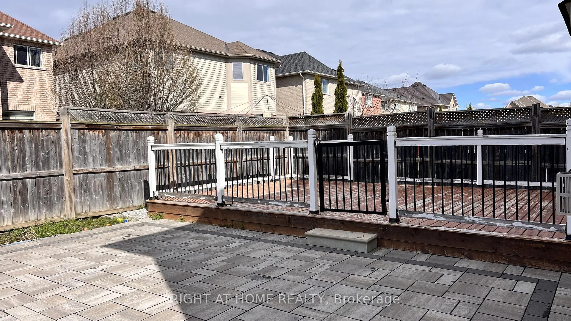 Photo 40 of 20 Charlemagne Avenue, Barrie, Innis-Shore — HOMEH
