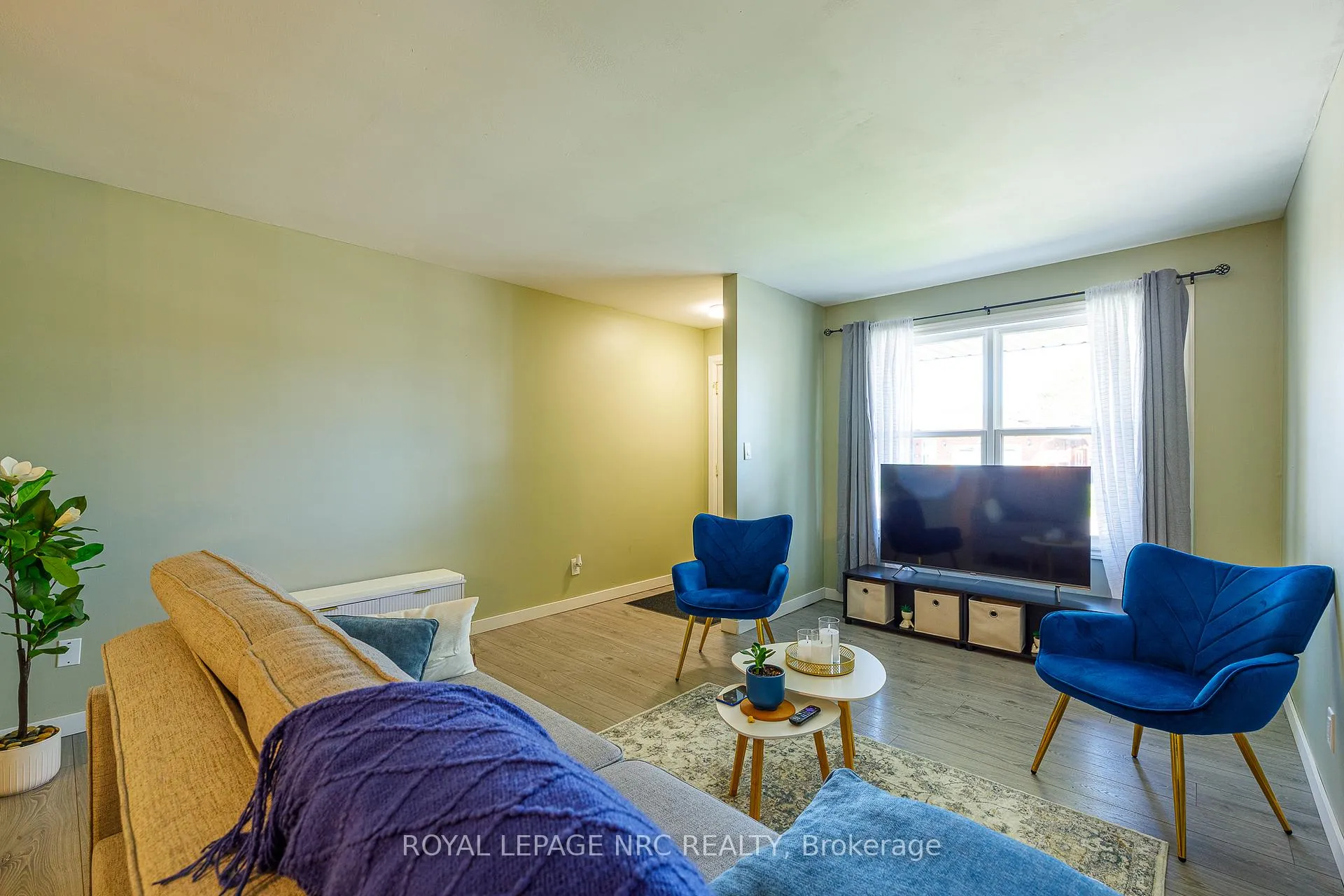 Photo 10 of 5880 Crimson Drive, Niagara Falls, Oldfield — HOMEH