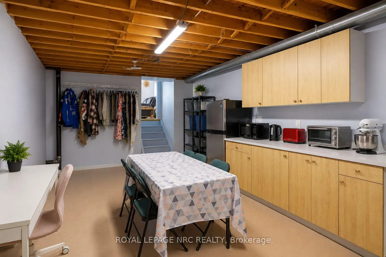 Photo 35 of 5880 Crimson Drive, Niagara Falls, Oldfield — HOMEH