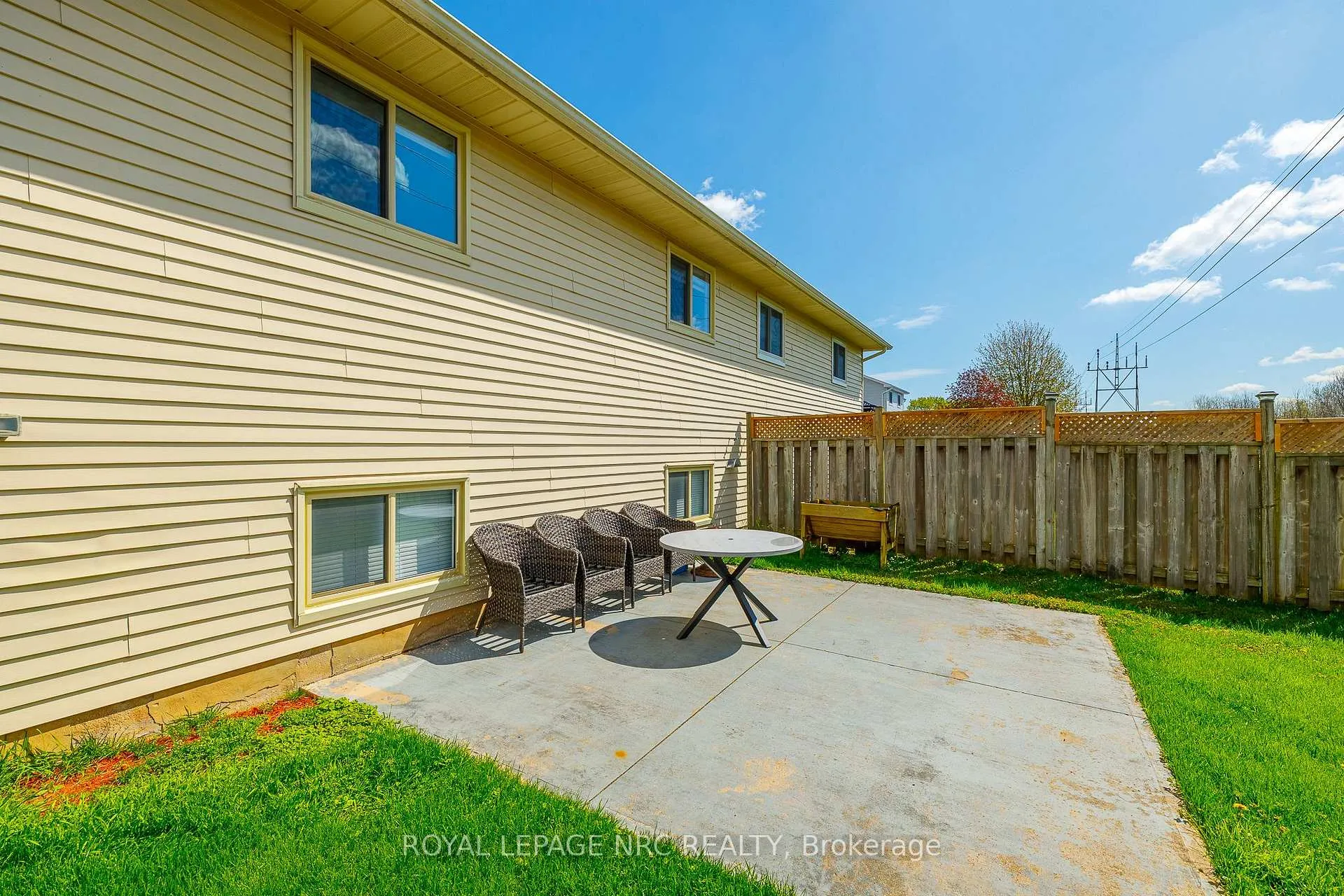 Photo 39 of 5880 Crimson Drive, Niagara Falls, Oldfield — HOMEH