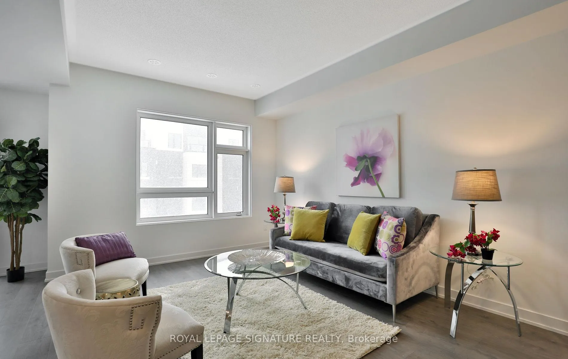 Photo 2 of Unit 3, 1121 Cooke Boulevard, Burlington, LaSalle — HOMEH
